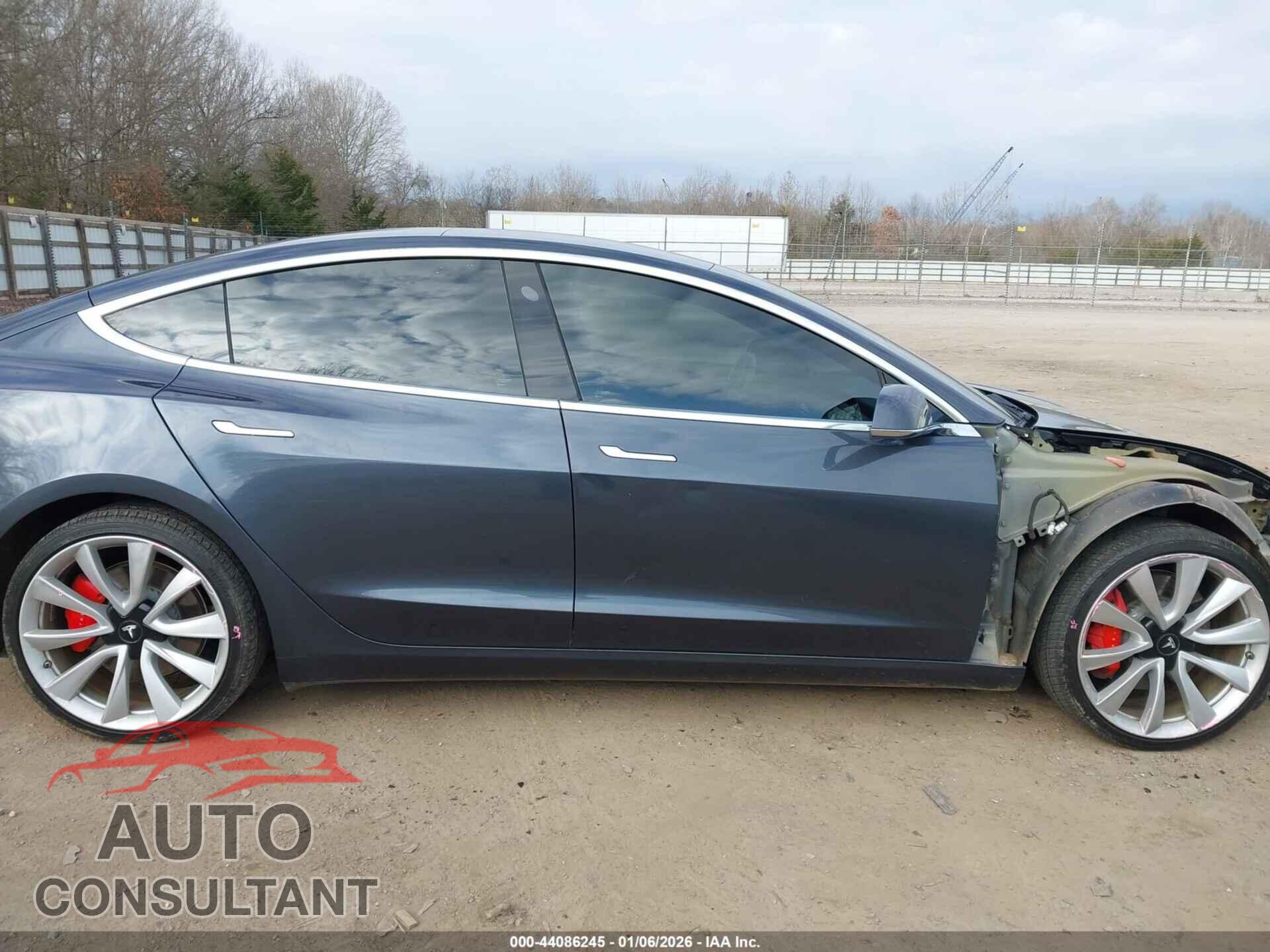 TESLA MODEL 3 2018 - 5YJ3E1EB7JF073092
