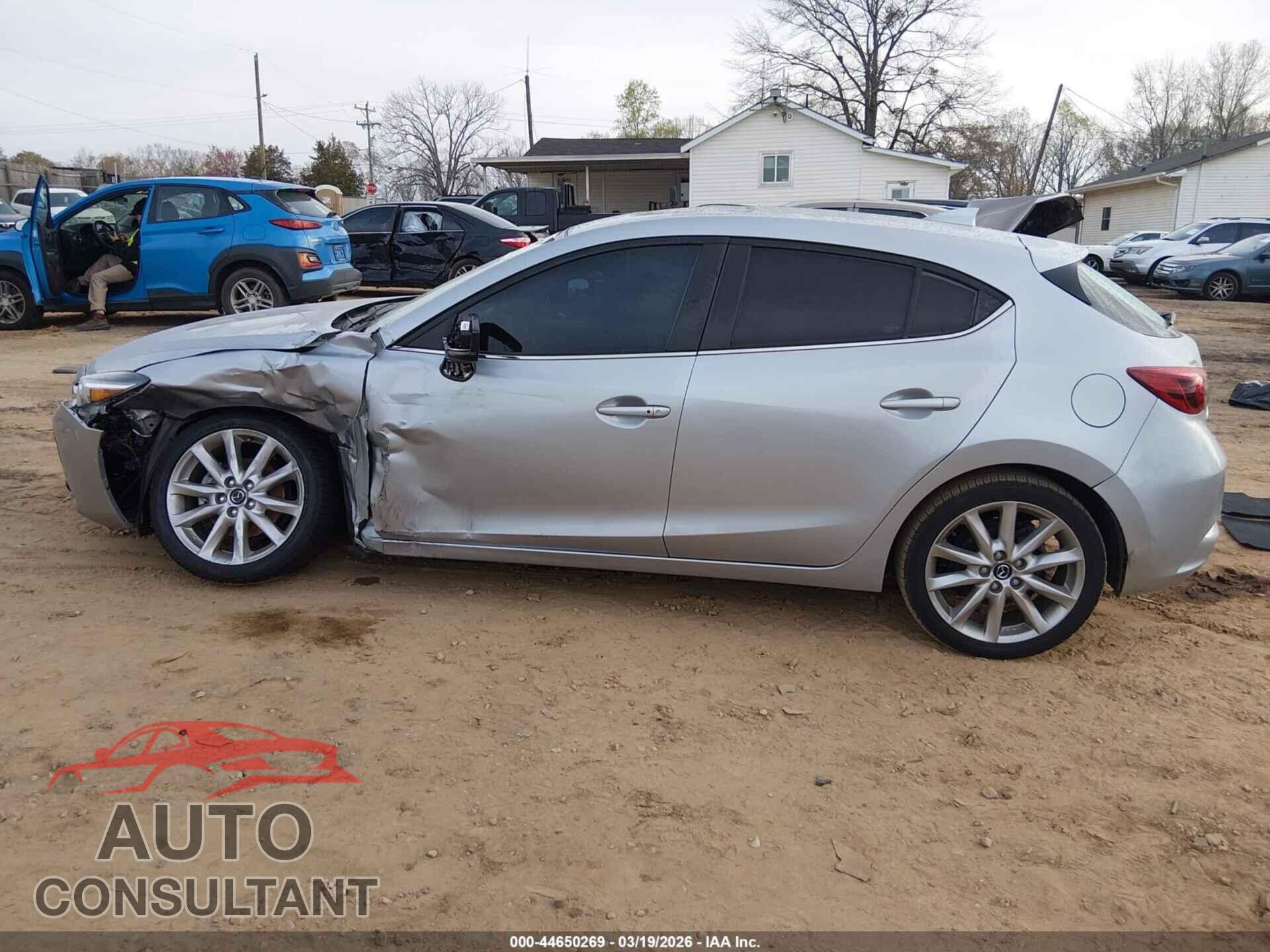 MAZDA MAZDA3 2017 - JM1BN1M37H1131663
