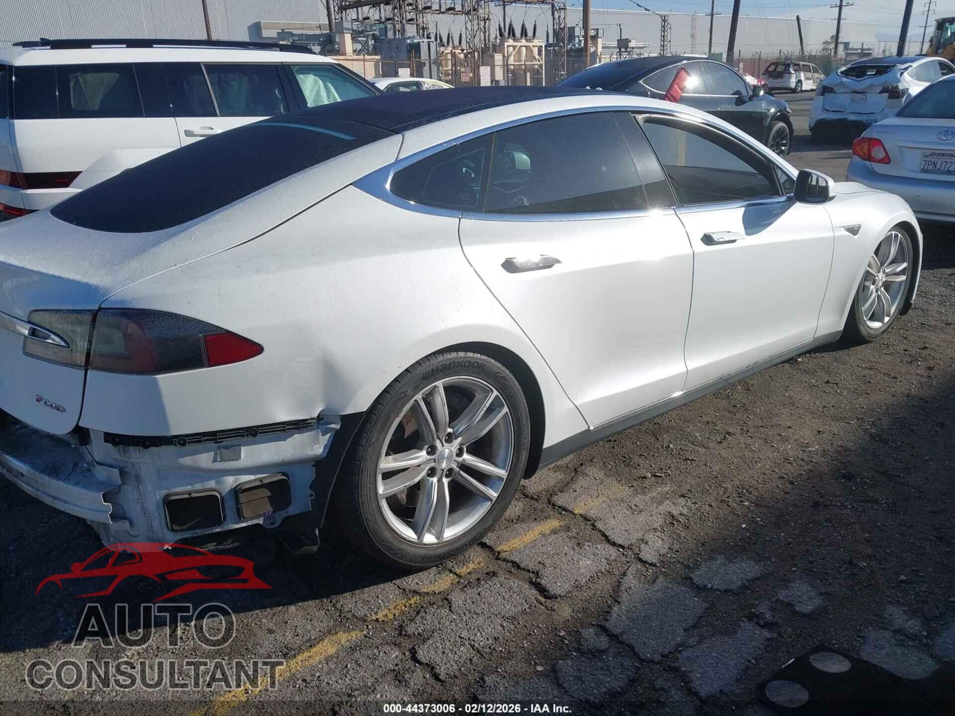 TESLA MODEL S 2015 - 5YJSA1H22FF097598