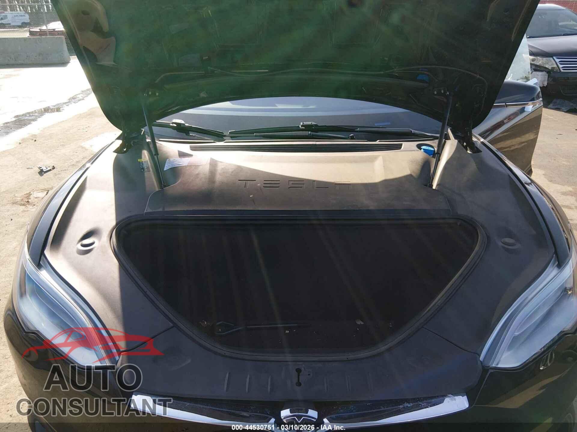 TESLA MODEL S 2017 - 5YJSA1E10HF210494