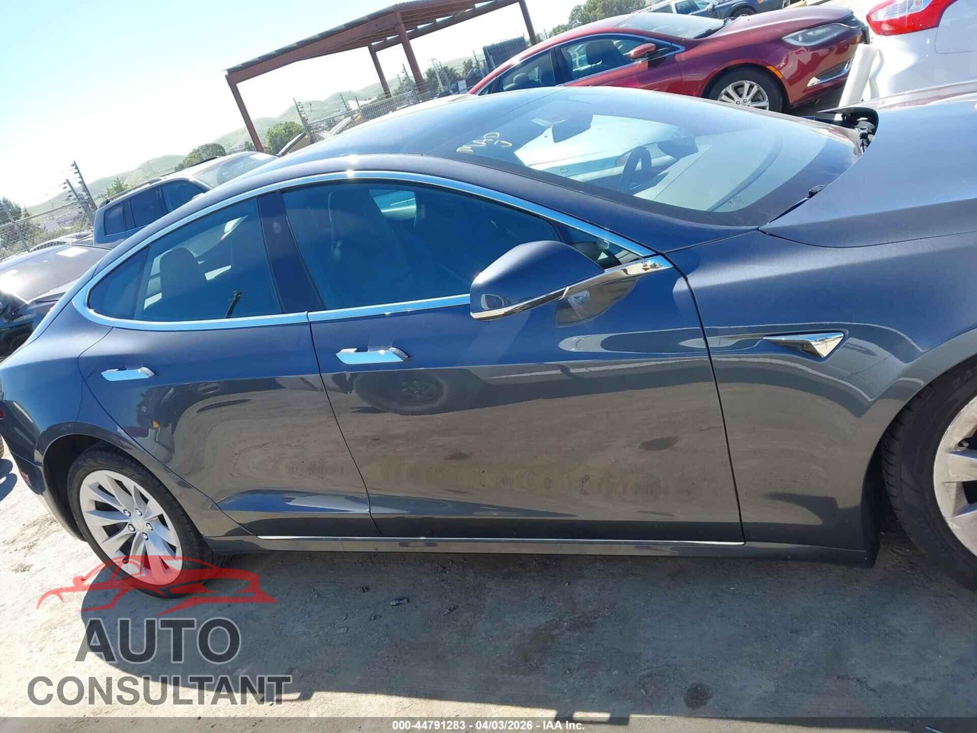 TESLA MODEL S 2017 - 5YJSA1E10HF206557