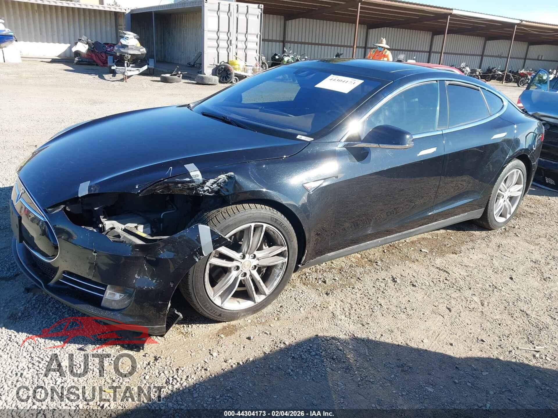 TESLA MODEL S 2015 - 5YJSA1E41FF120259