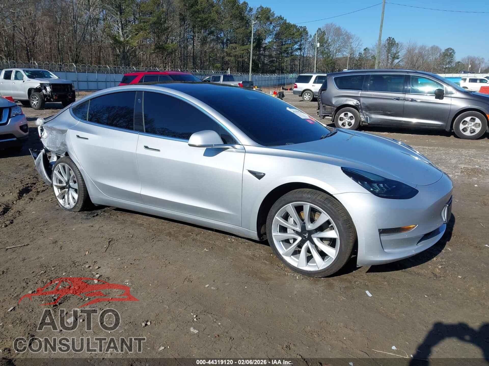 TESLA MODEL 3 2018 - 5YJ3E1EA1JF024252