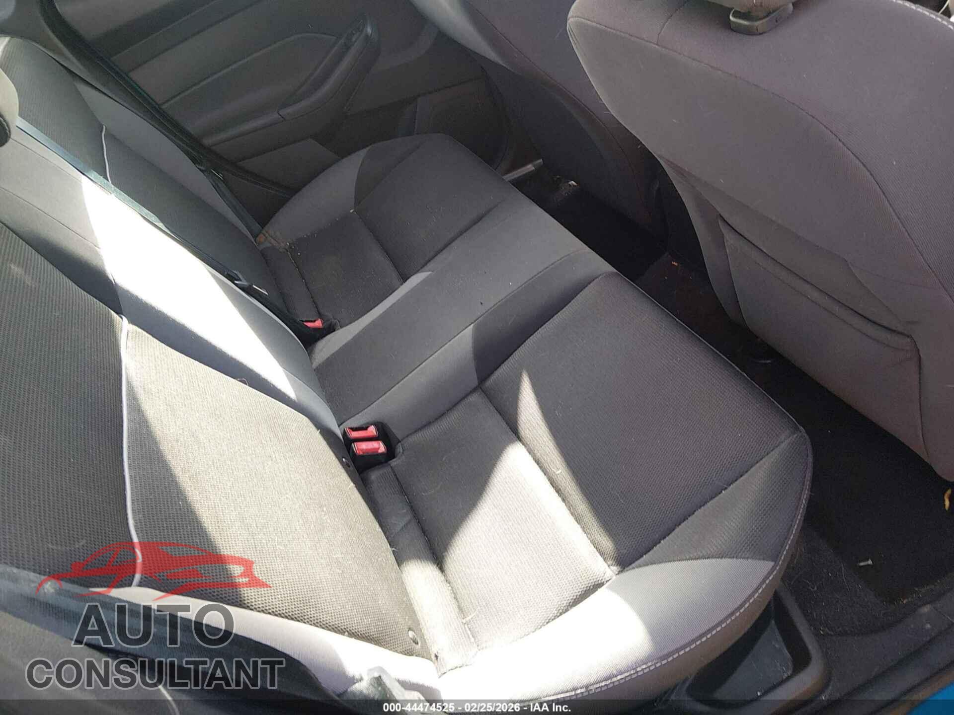FORD FOCUS 2012 - 1FAHP3F26CL413641