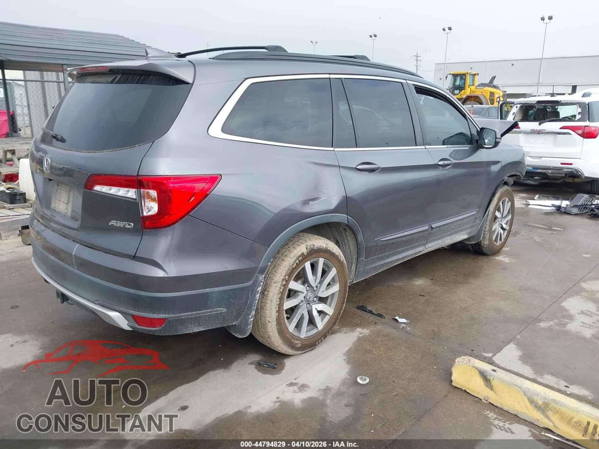 HONDA PILOT 2019 - 5FNYF6H52KB033655