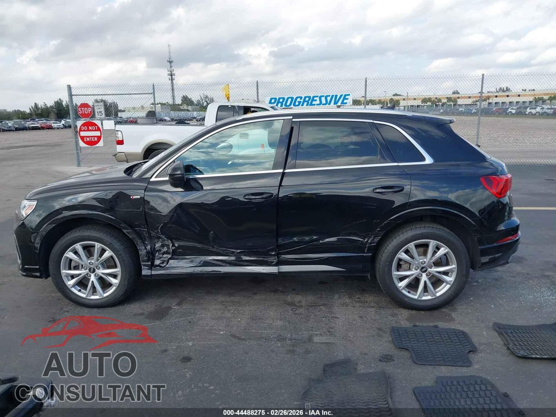 AUDI Q3 2023 - WA1DECF37P1068638