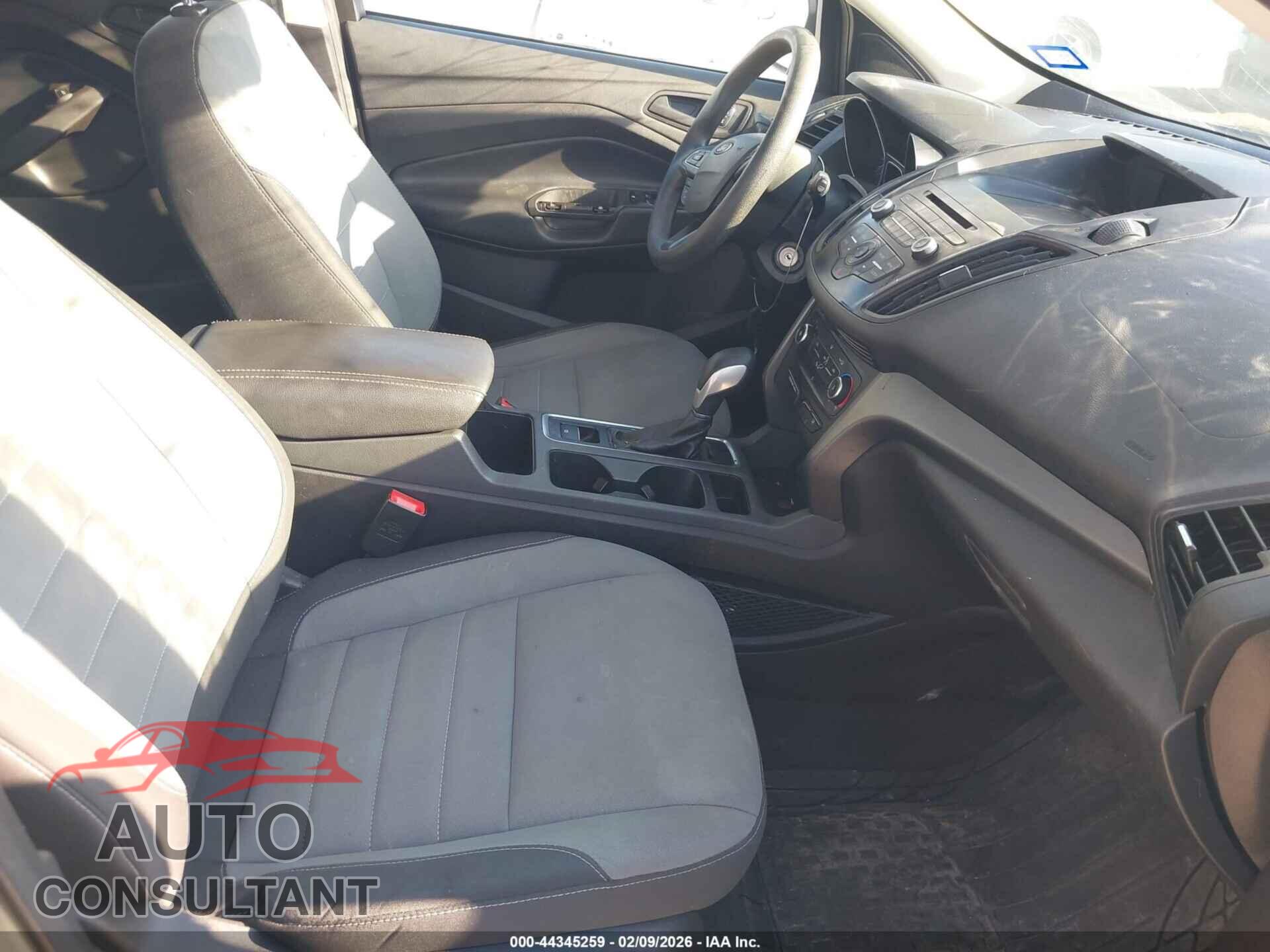 FORD ESCAPE 2017 - 1FMCU0F79HUC87263