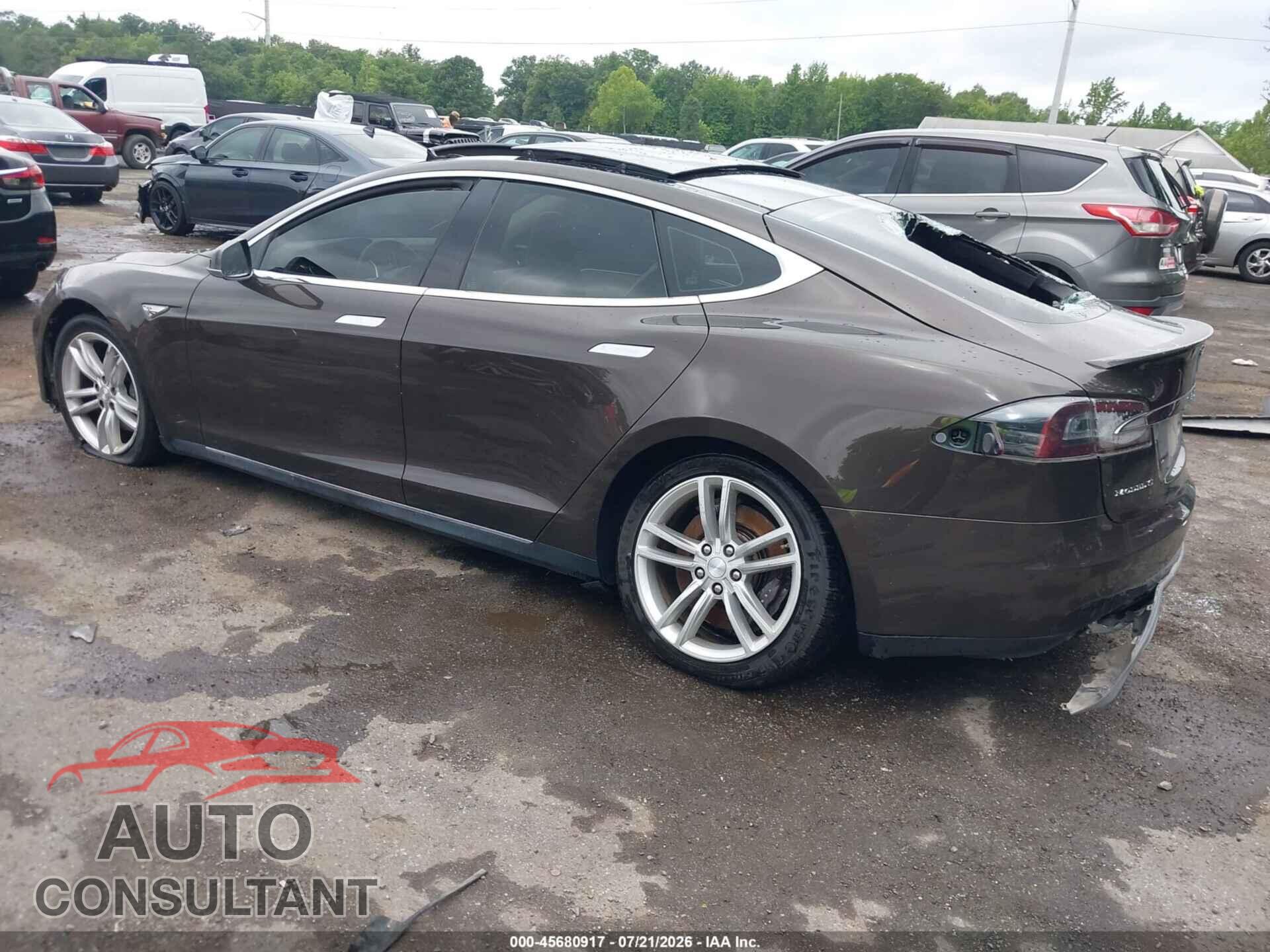 TESLA MODEL S 2013 - 5YJSA1CP8DFP09903