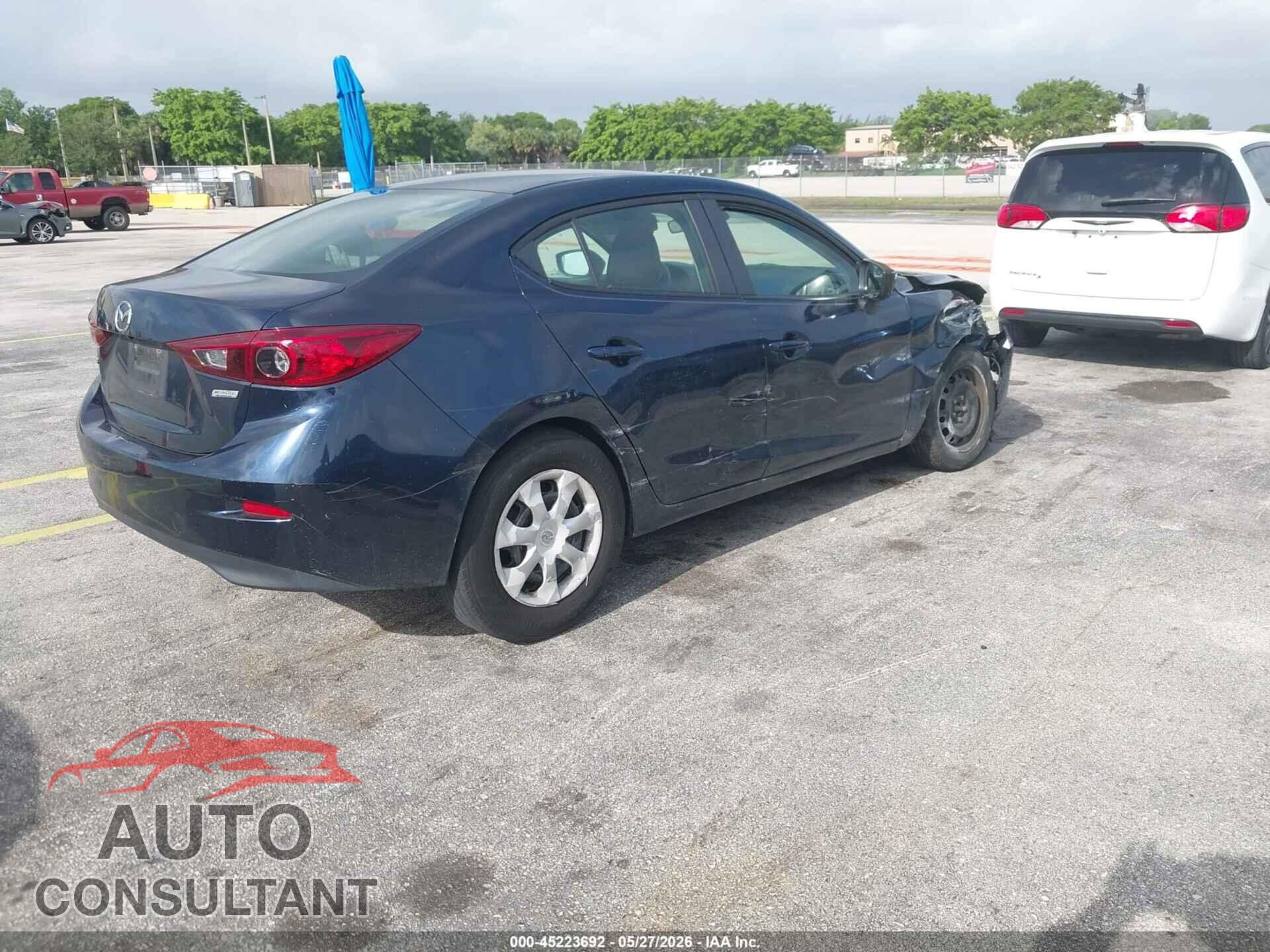 MAZDA MAZDA3 2018 - 3MZBN1U76JM169247