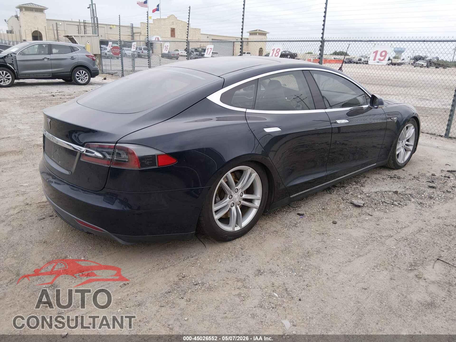 TESLA MODEL S 2013 - 5YJSA1AG4DFP08458
