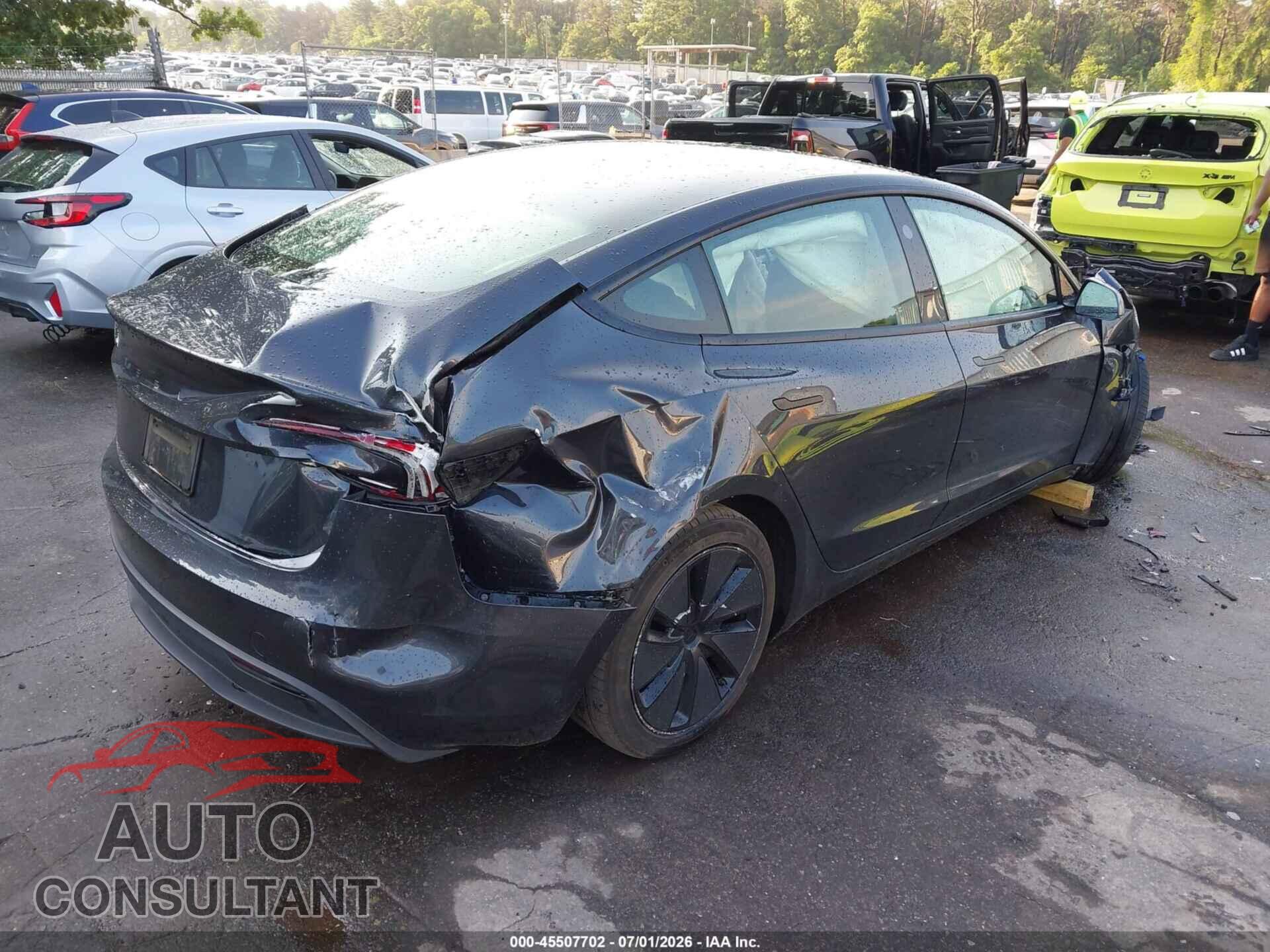 TESLA MODEL 3 2024 - 5YJ3E1EA5RF772238