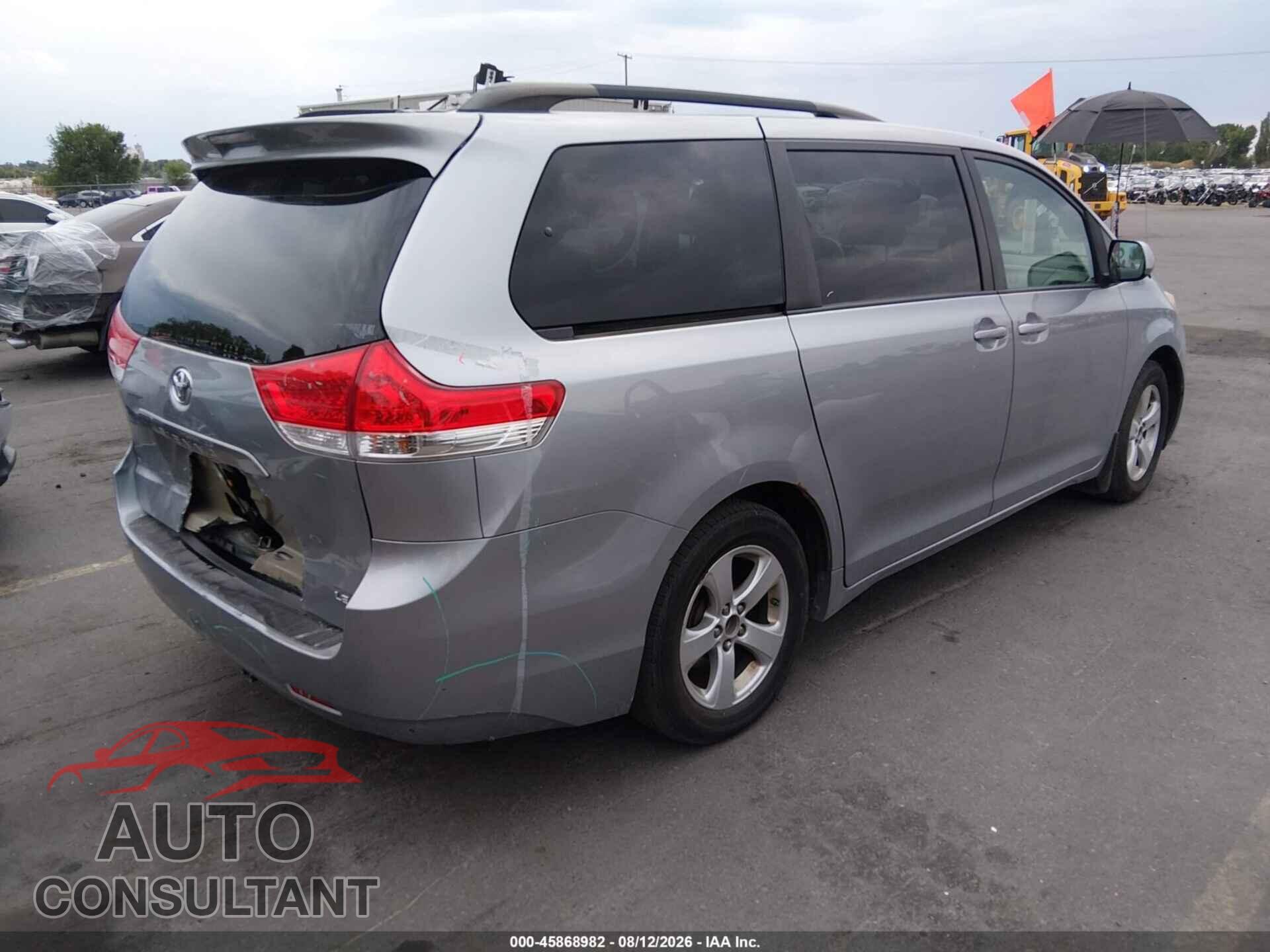 TOYOTA SIENNA 2011 - 5TDKK3DC0BS099976