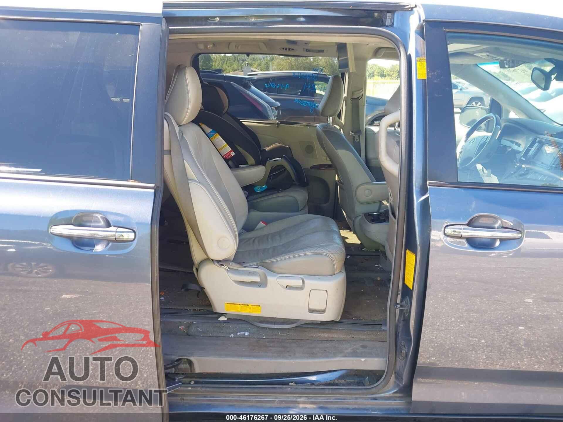 TOYOTA SIENNA 2013 - 5TDYK3DC8DS319801