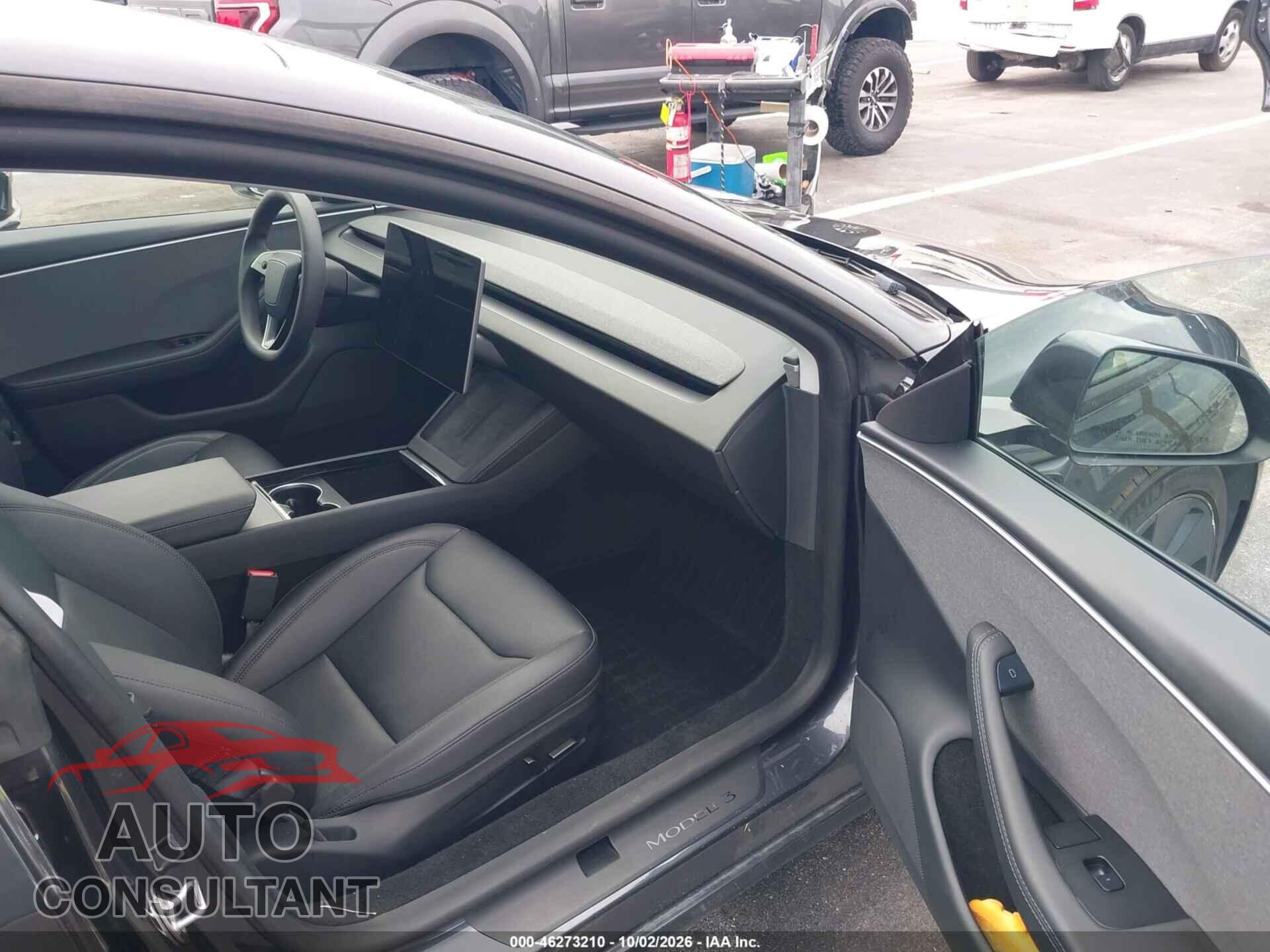 TESLA MODEL 3 2025 - 5YJ3E1EA4SF033660