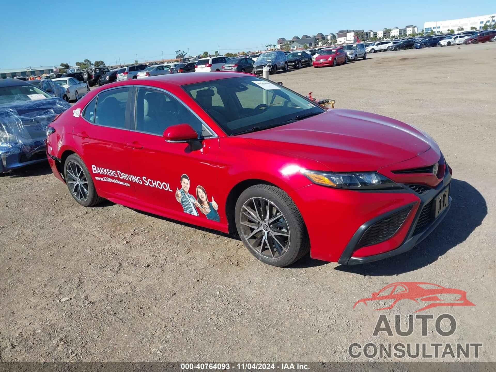 TOYOTA CAMRY 2023 - 4T1G11AK2PU096052