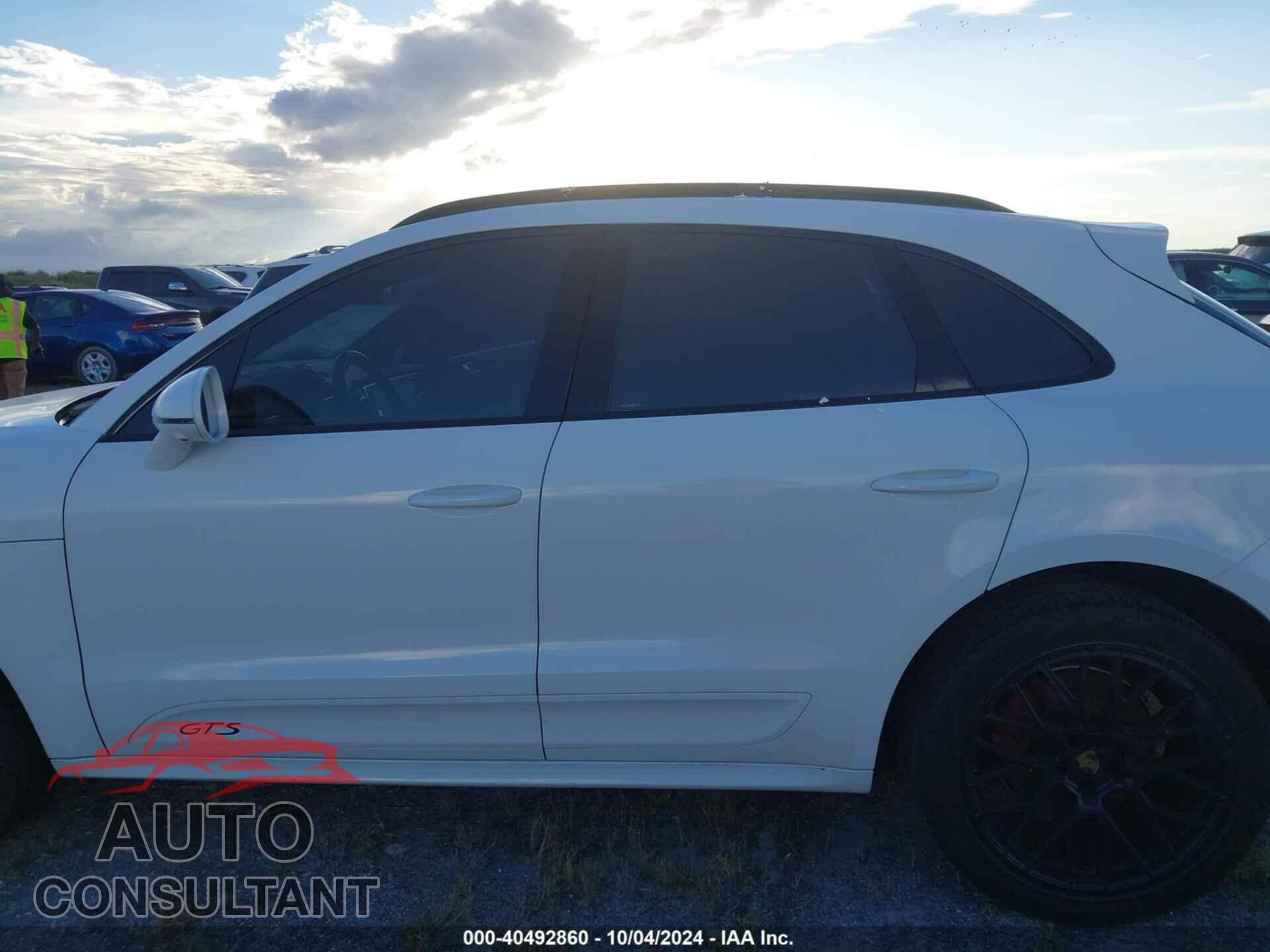 PORSCHE MACAN 2017 - WP1AG2A55HLB55965