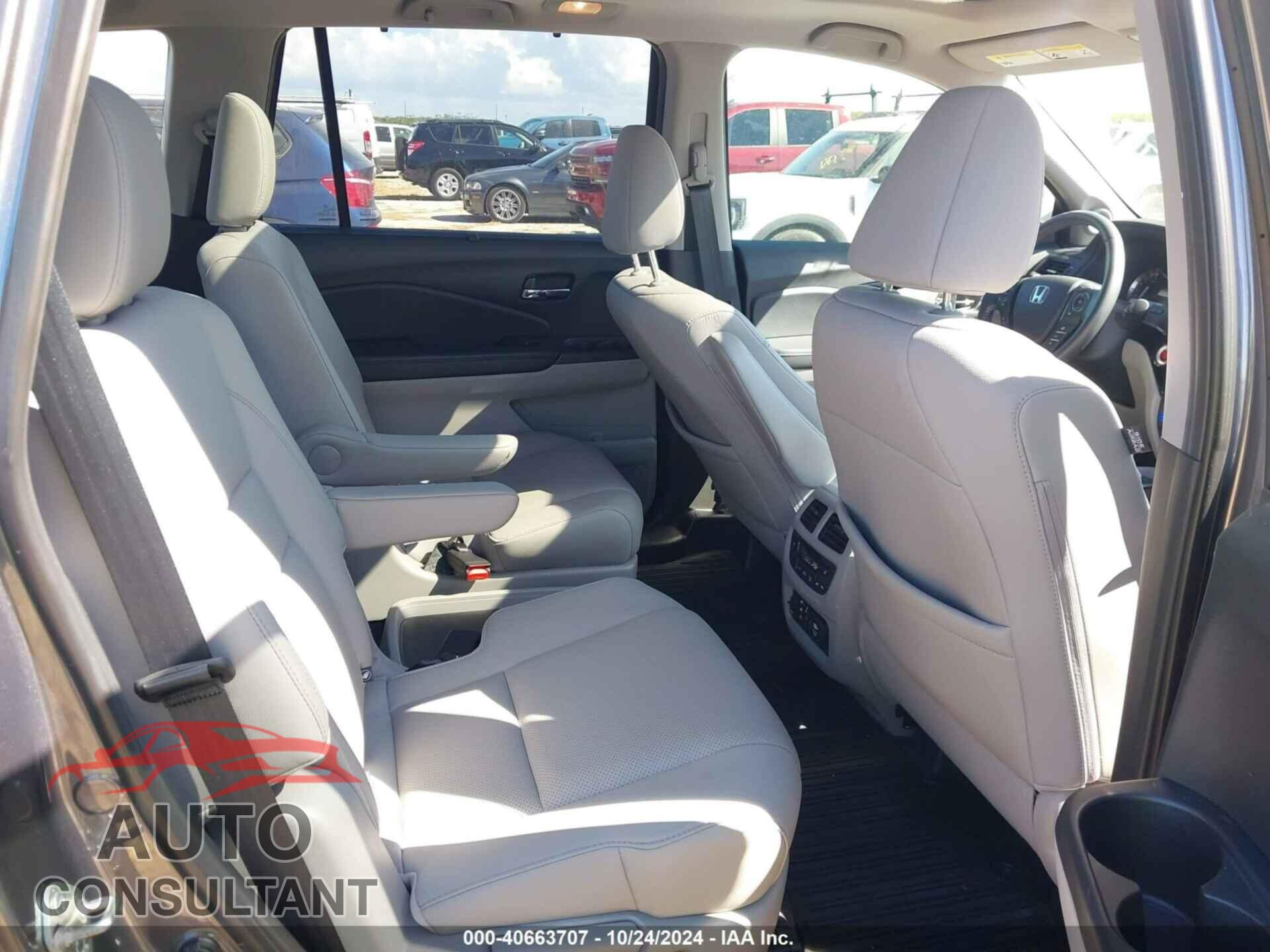HONDA PILOT 2018 - 5FNYF6H08JB008813
