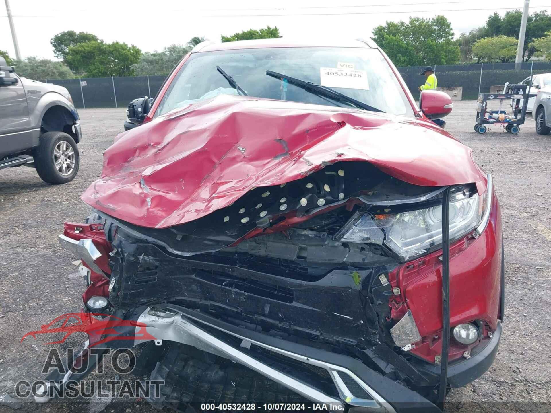 MITSUBISHI OUTLANDER 2019 - JA4AD3A36KZ038862