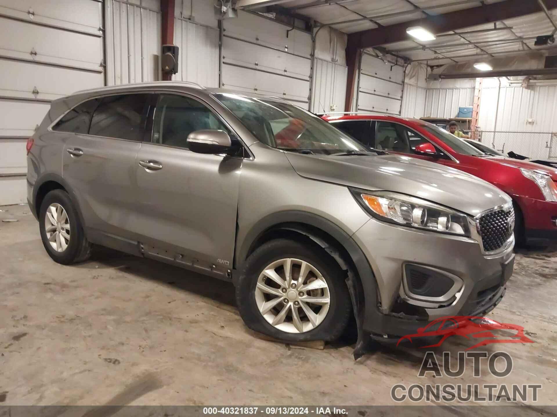 KIA SORENTO 2018 - 5XYPGDA31JG342384