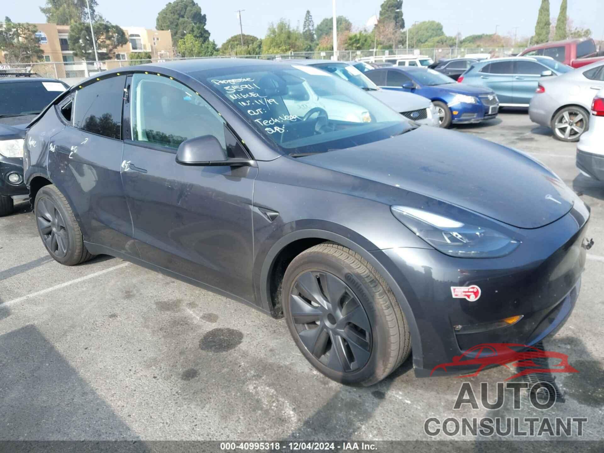 TESLA MODEL Y 2024 - 7SAYGAEE4RF190394