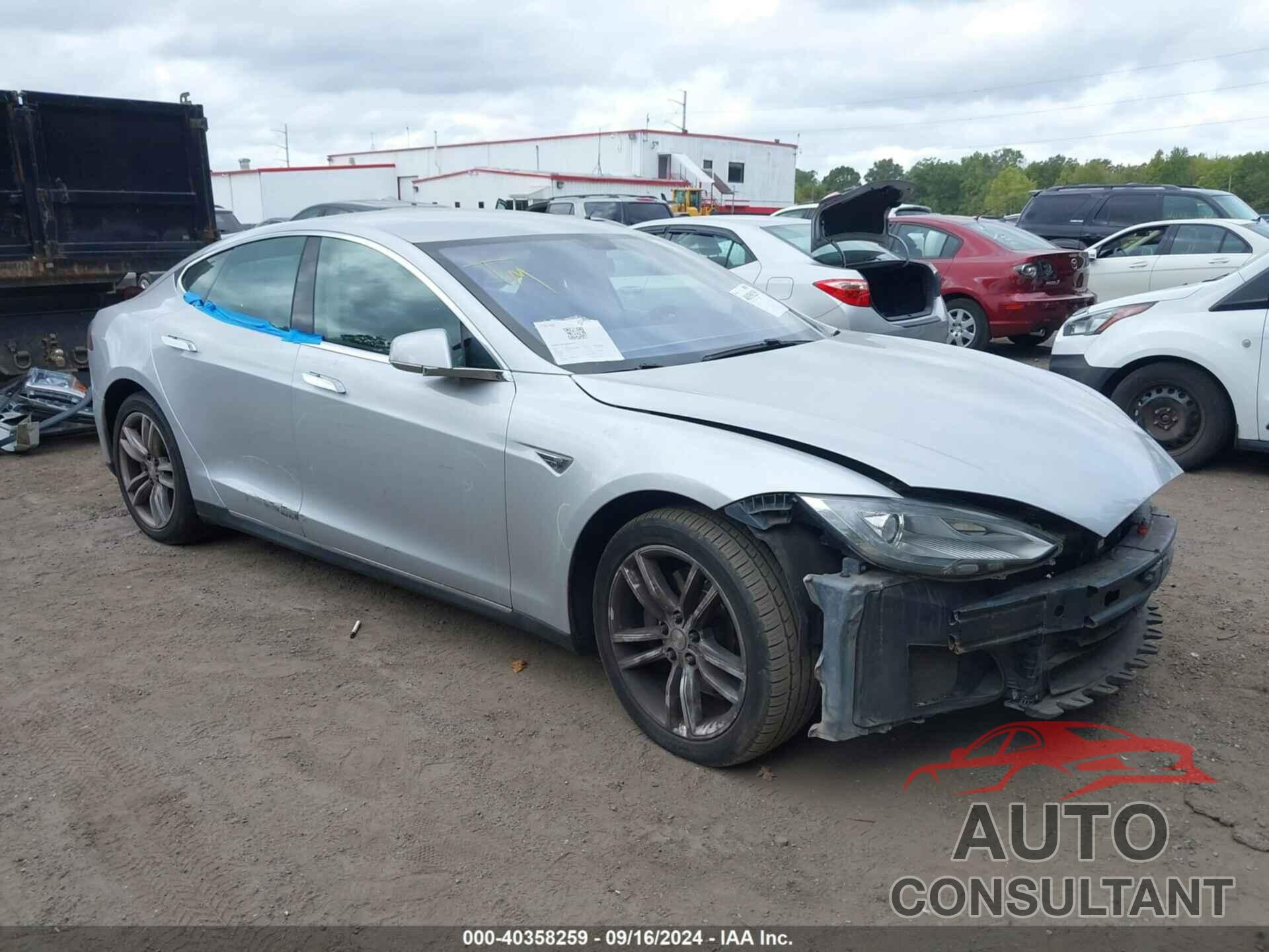 TESLA MODEL S 2013 - 5YJSA1CN2DFP27666