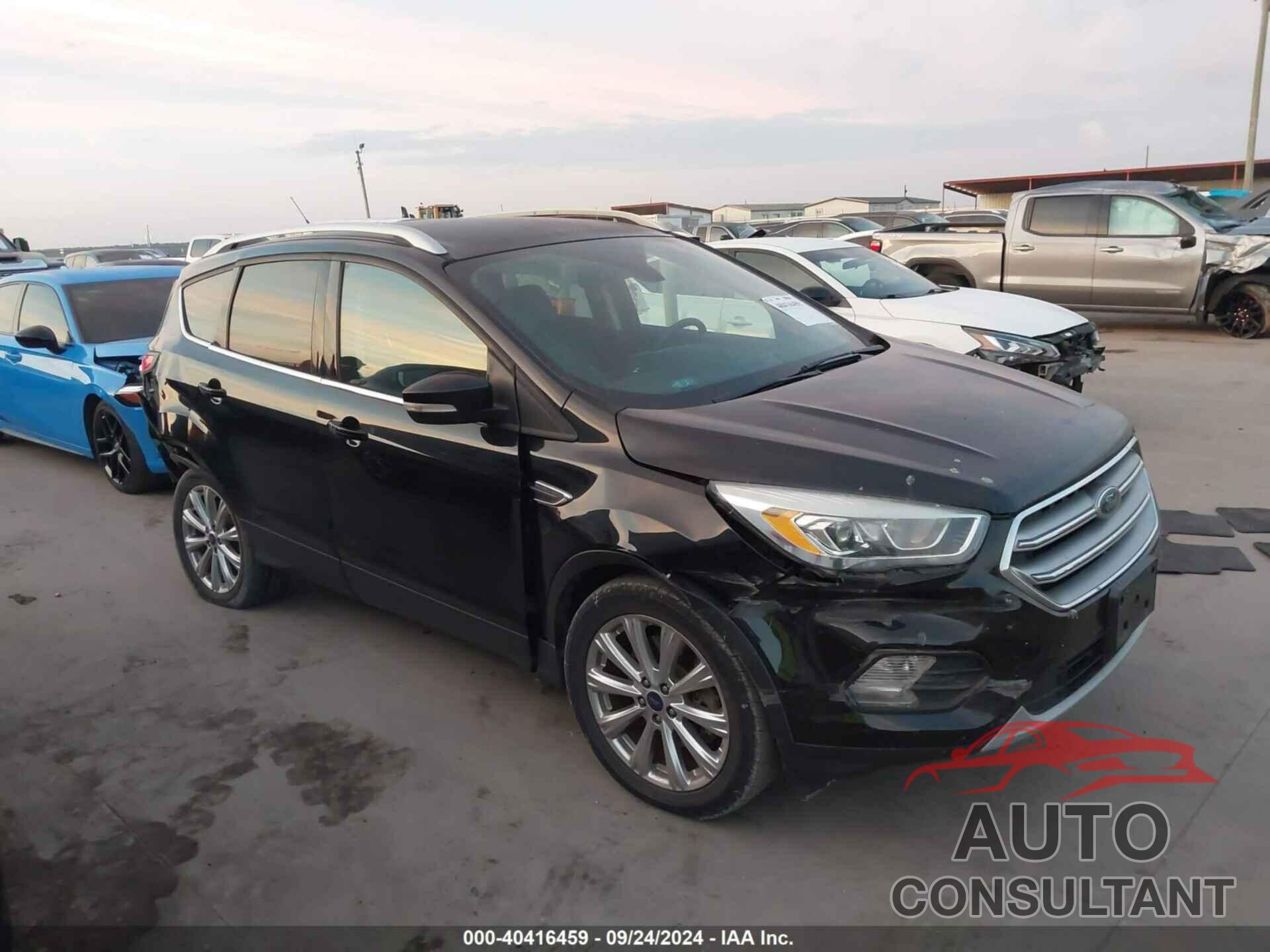 FORD ESCAPE 2017 - 1FMCU0J92HUA38537