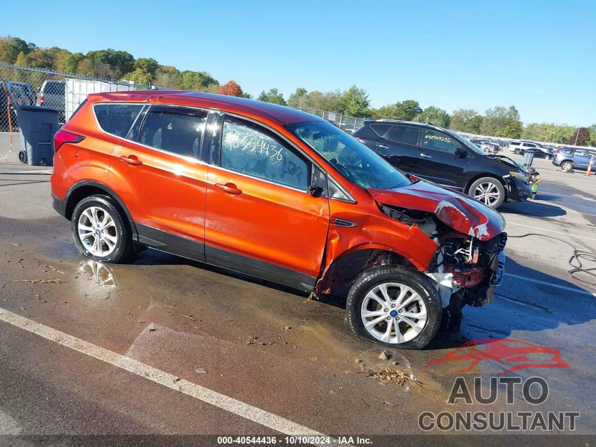 FORD ESCAPE 2019 - 1FMCU9GD8KUA95557