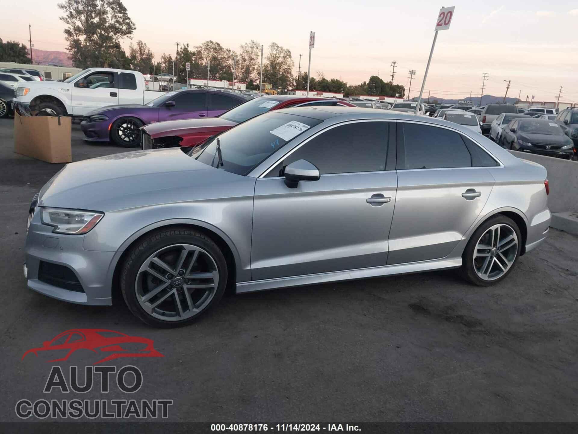 AUDI A3 2018 - WAUGUGFF2J1023165