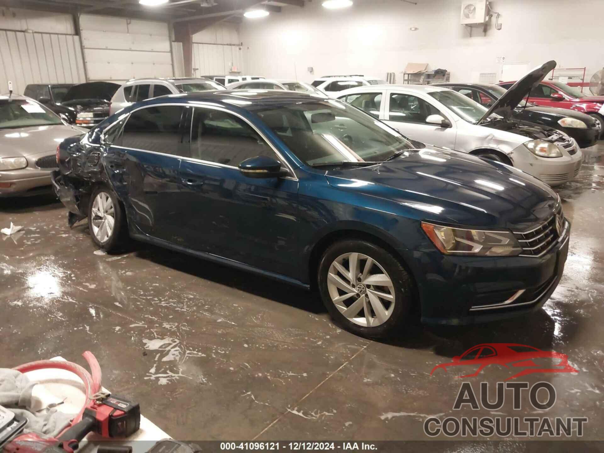 VOLKSWAGEN PASSAT 2018 - 1VWBA7A30JC021810