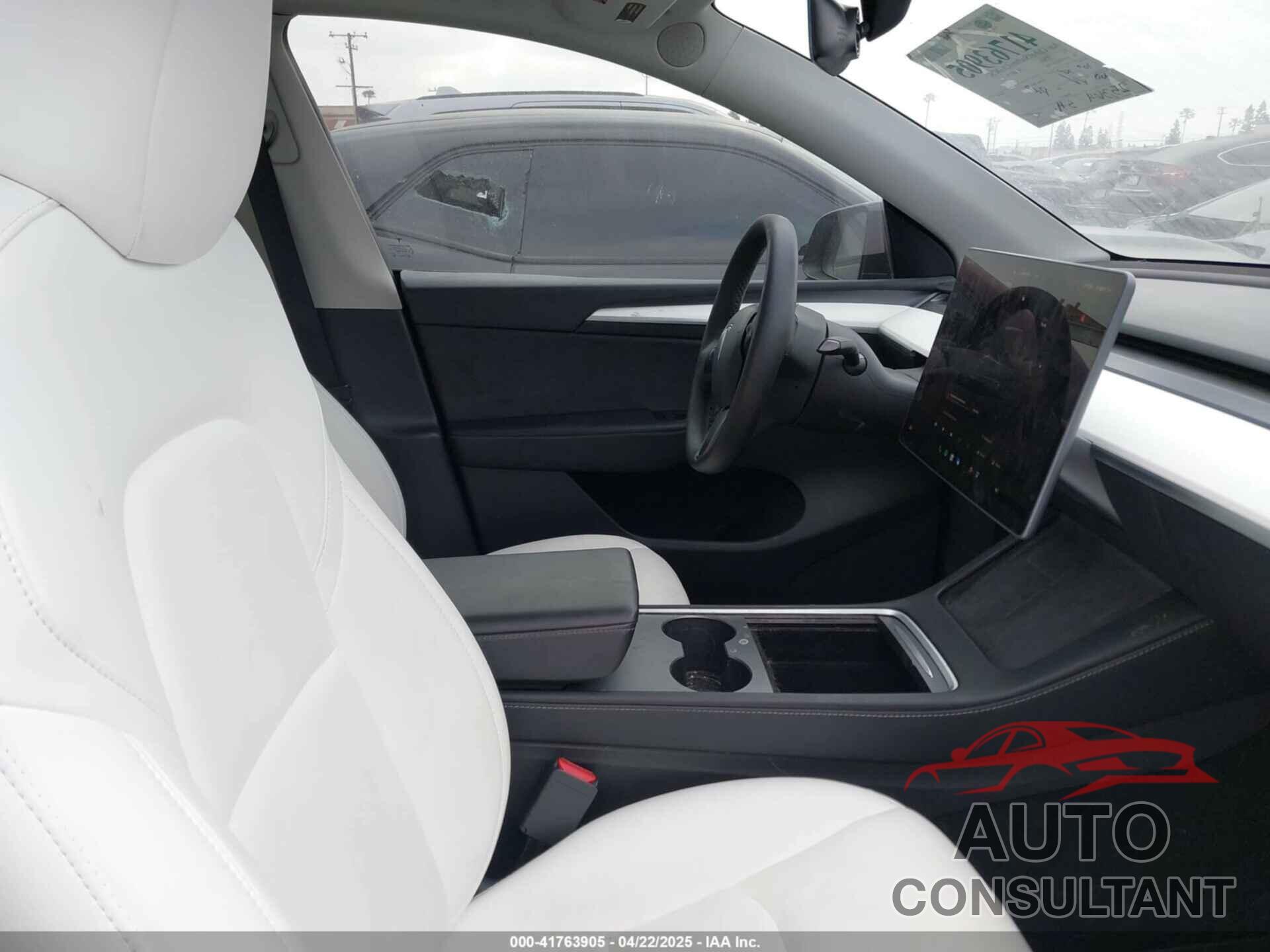 TESLA MODEL Y 2022 - 7SAYGDEF9NF529882