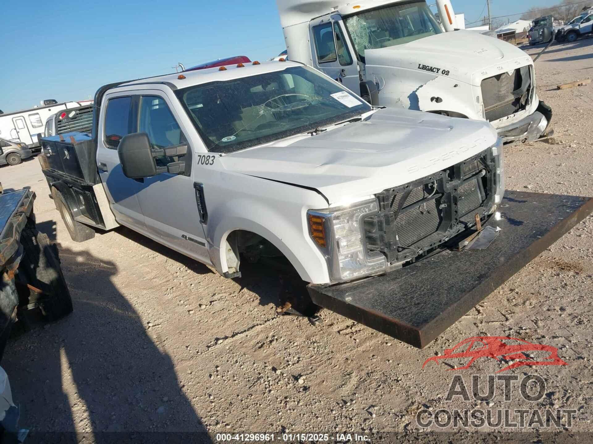 FORD F-350 2019 - 1FD8W3CT7KEG48655