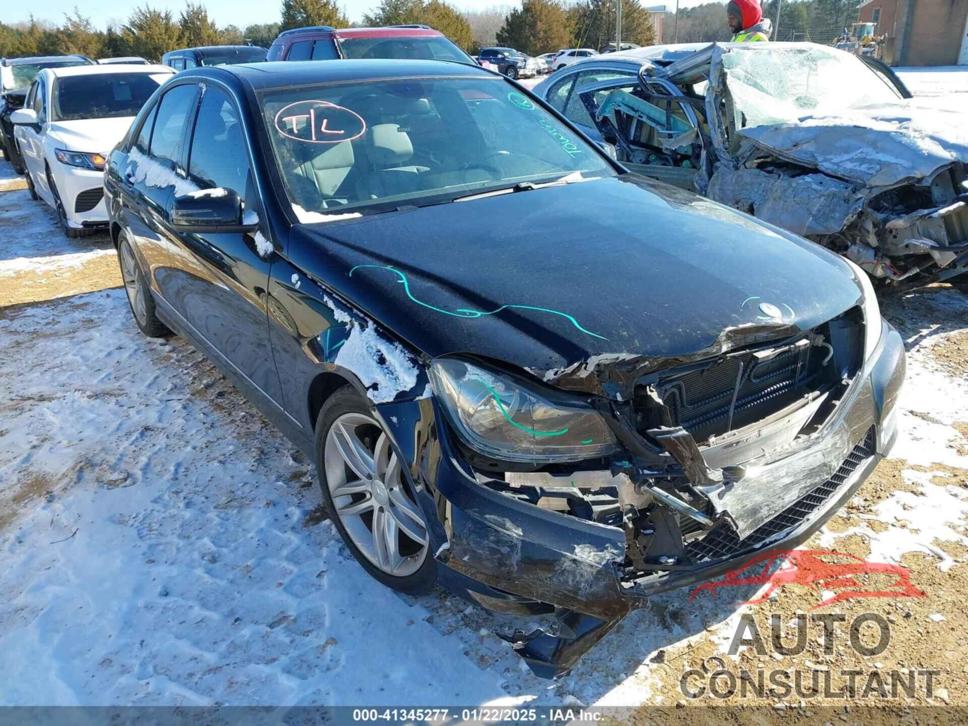 MERCEDES-BENZ C 250 2013 - WDDGF4HBXDR290264