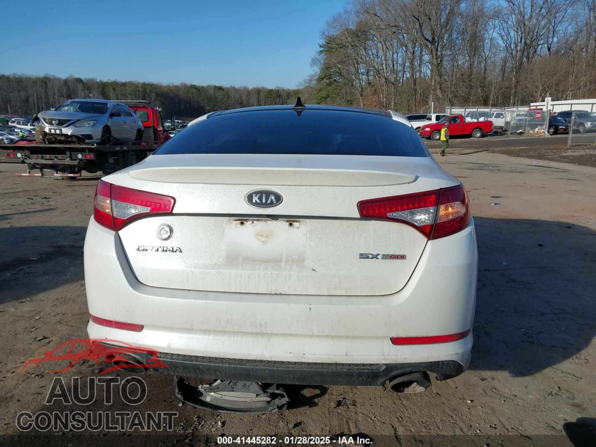 KIA OPTIMA 2011 - KNAGR4A69B5155521