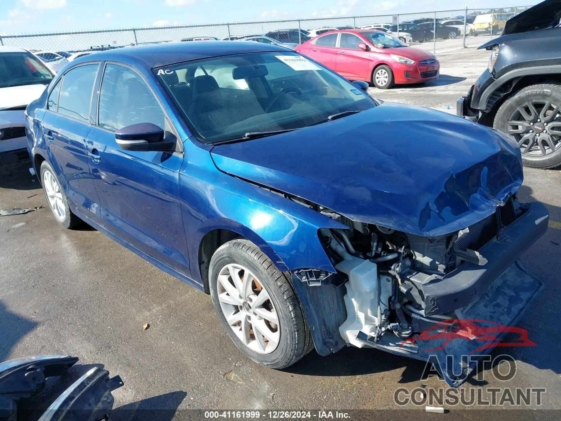 VOLKSWAGEN JETTA 2011 - 3VWDX7AJ5BM052847