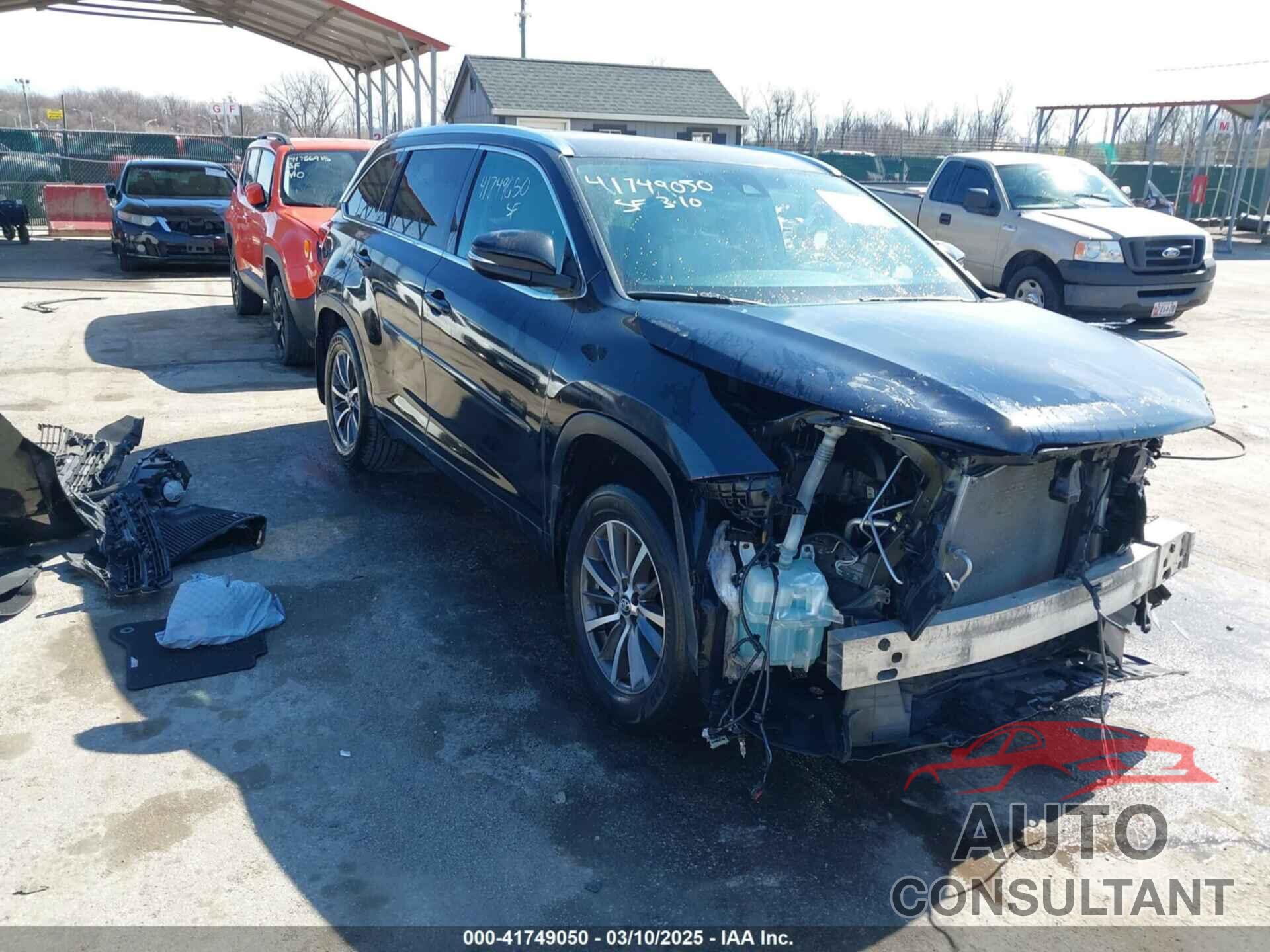 TOYOTA HIGHLANDER 2018 - 5TDJZRFH4JS548478