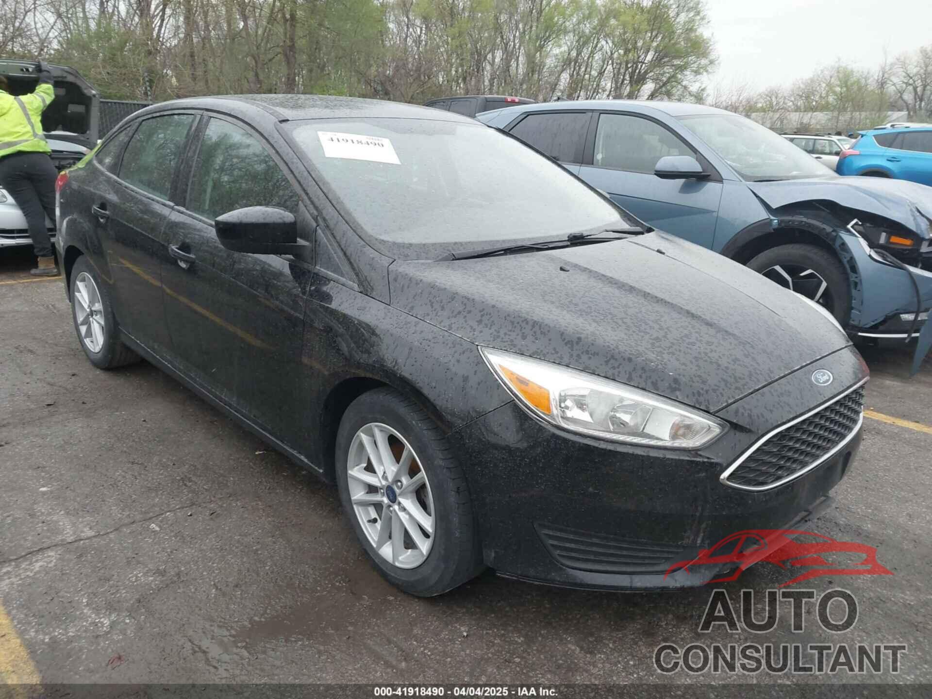 FORD FOCUS 2018 - 1FADP3F22JL204604