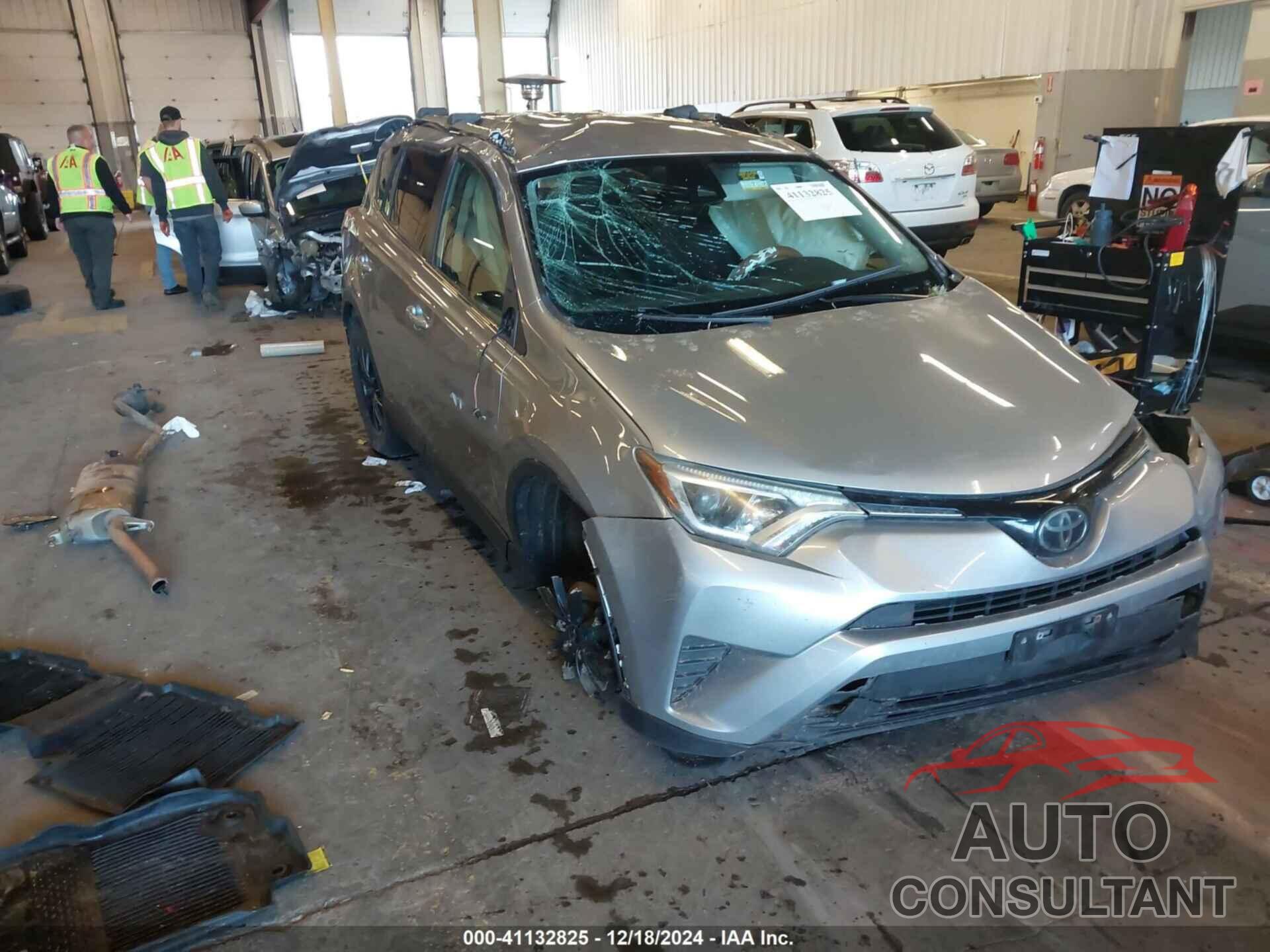 TOYOTA RAV4 2018 - JTMBFREV5JJ251107
