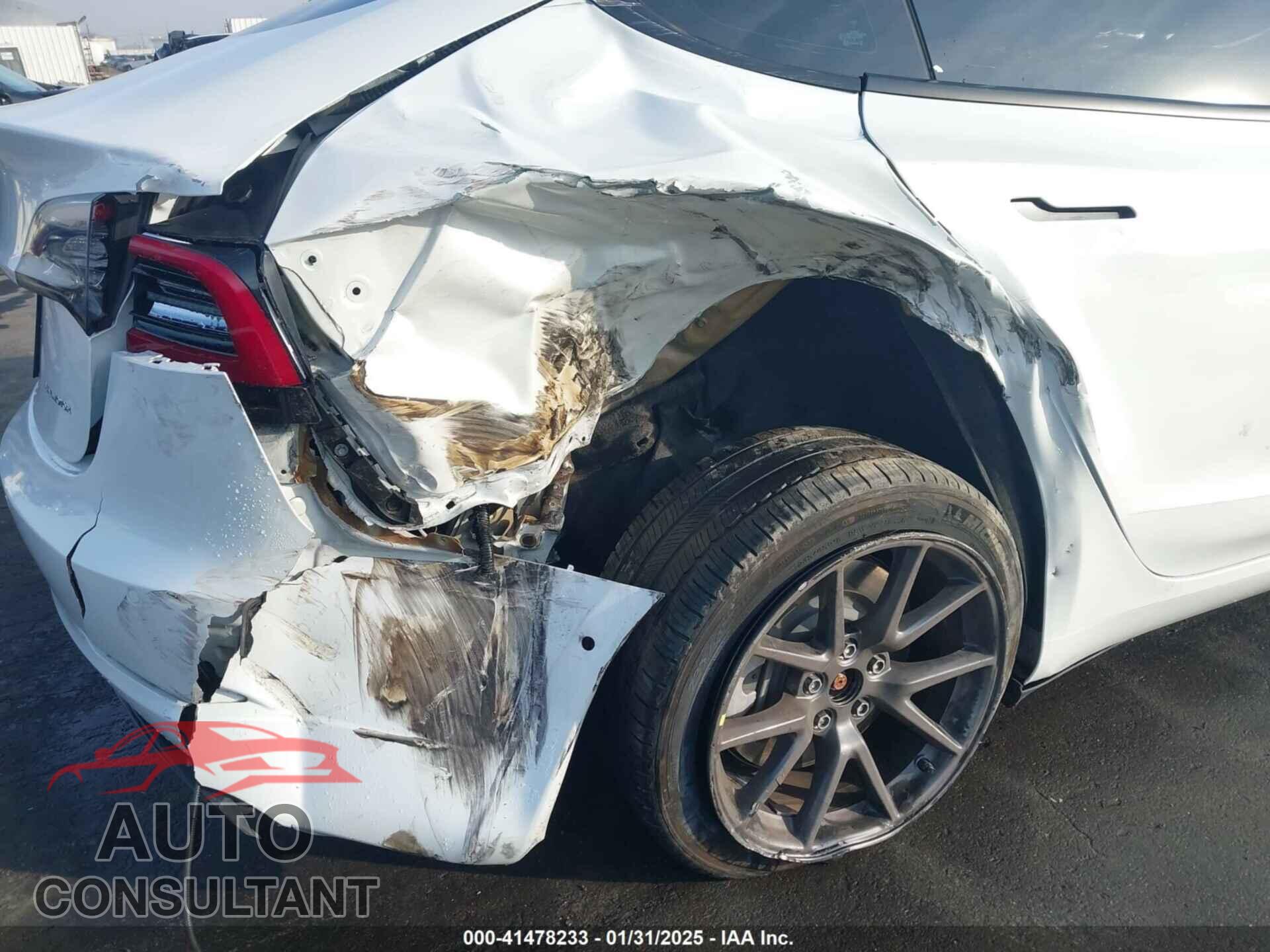 TESLA MODEL 3 2021 - 5YJ3E1EB0MF009965