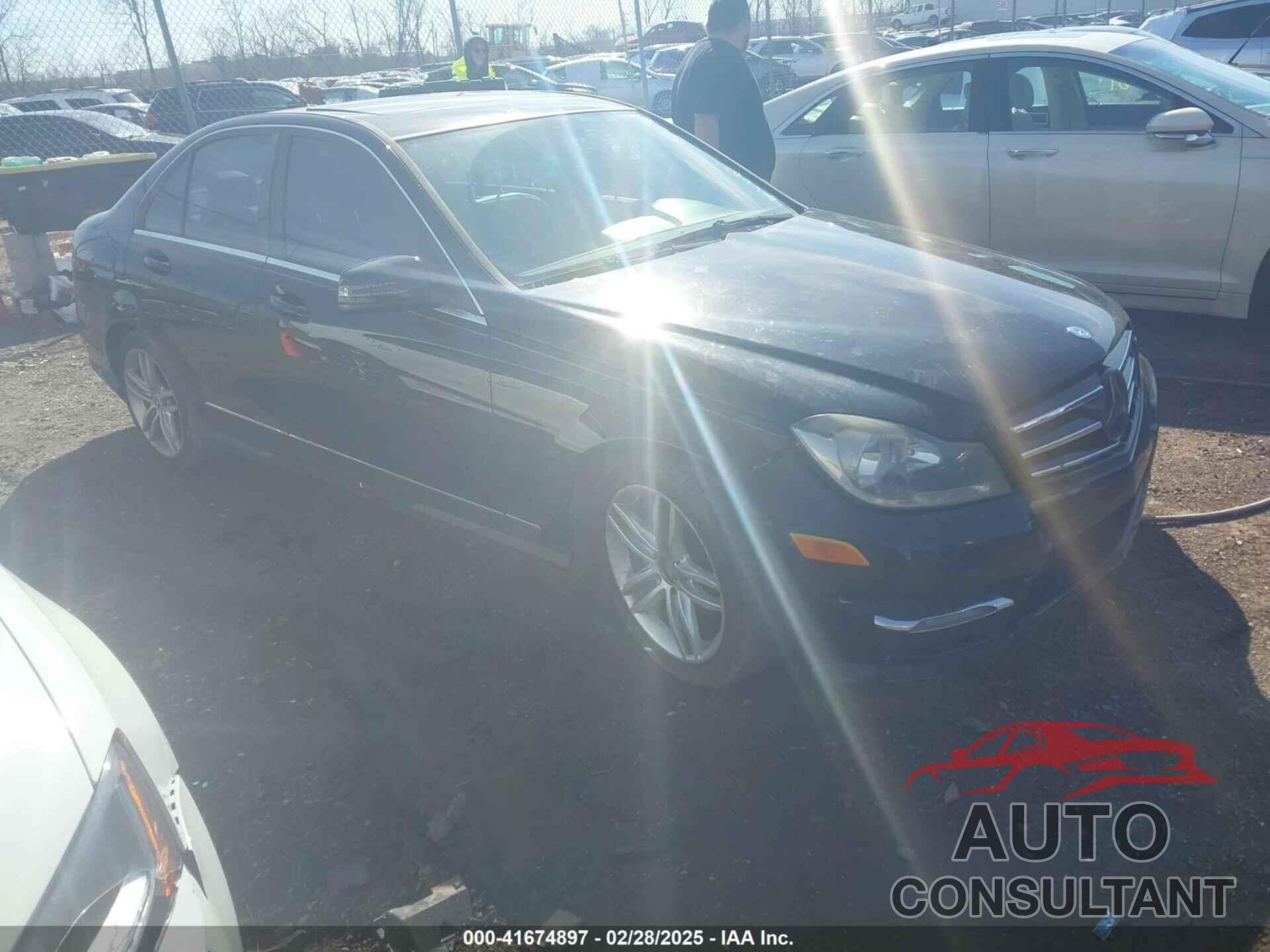 MERCEDES-BENZ C 300 2012 - WDDGF8BB1CR198894