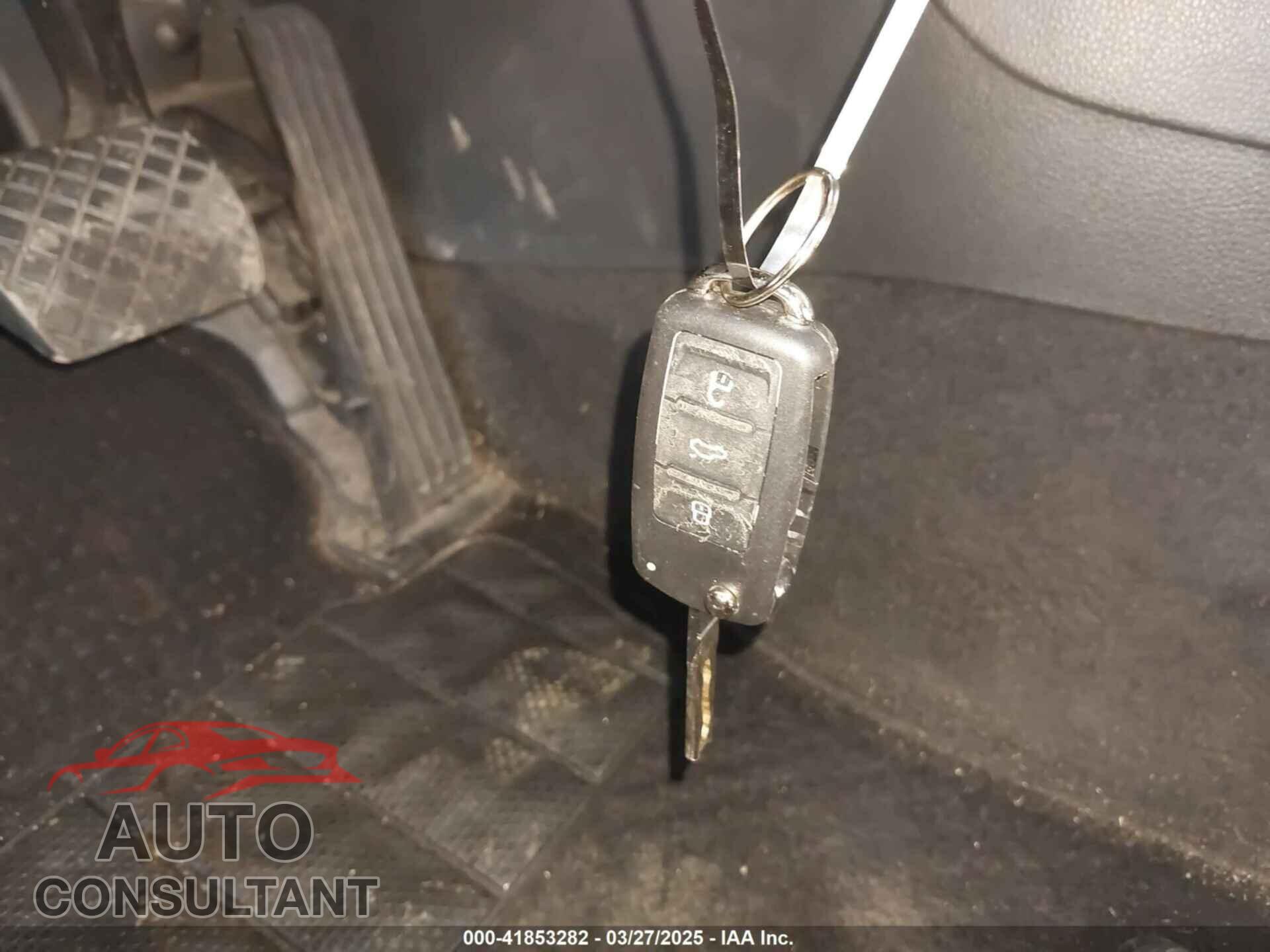 VOLKSWAGEN JETTA 2017 - 3VW2B7AJ2HM353056