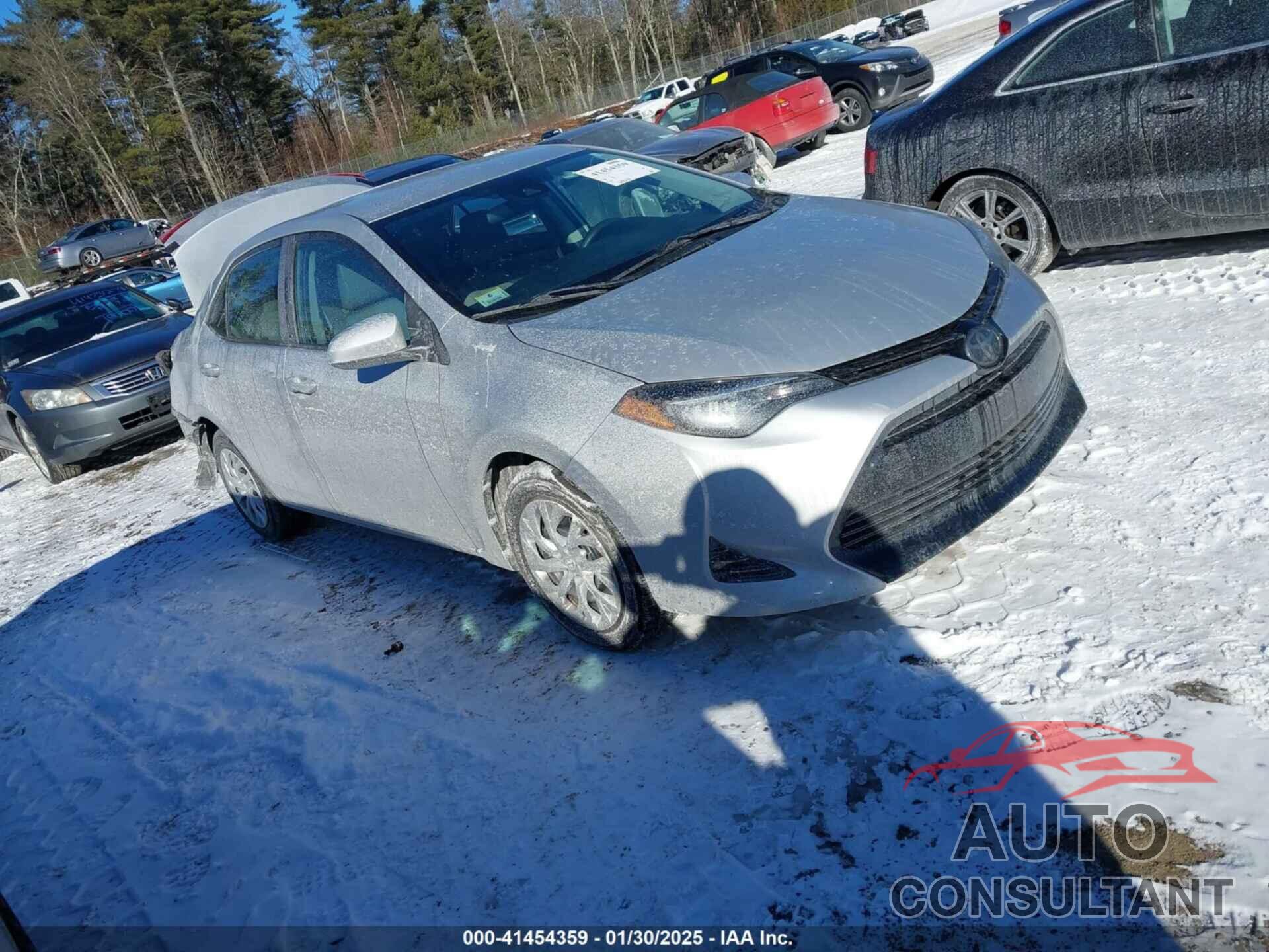 TOYOTA COROLLA 2018 - 5YFBURHE8JP824949
