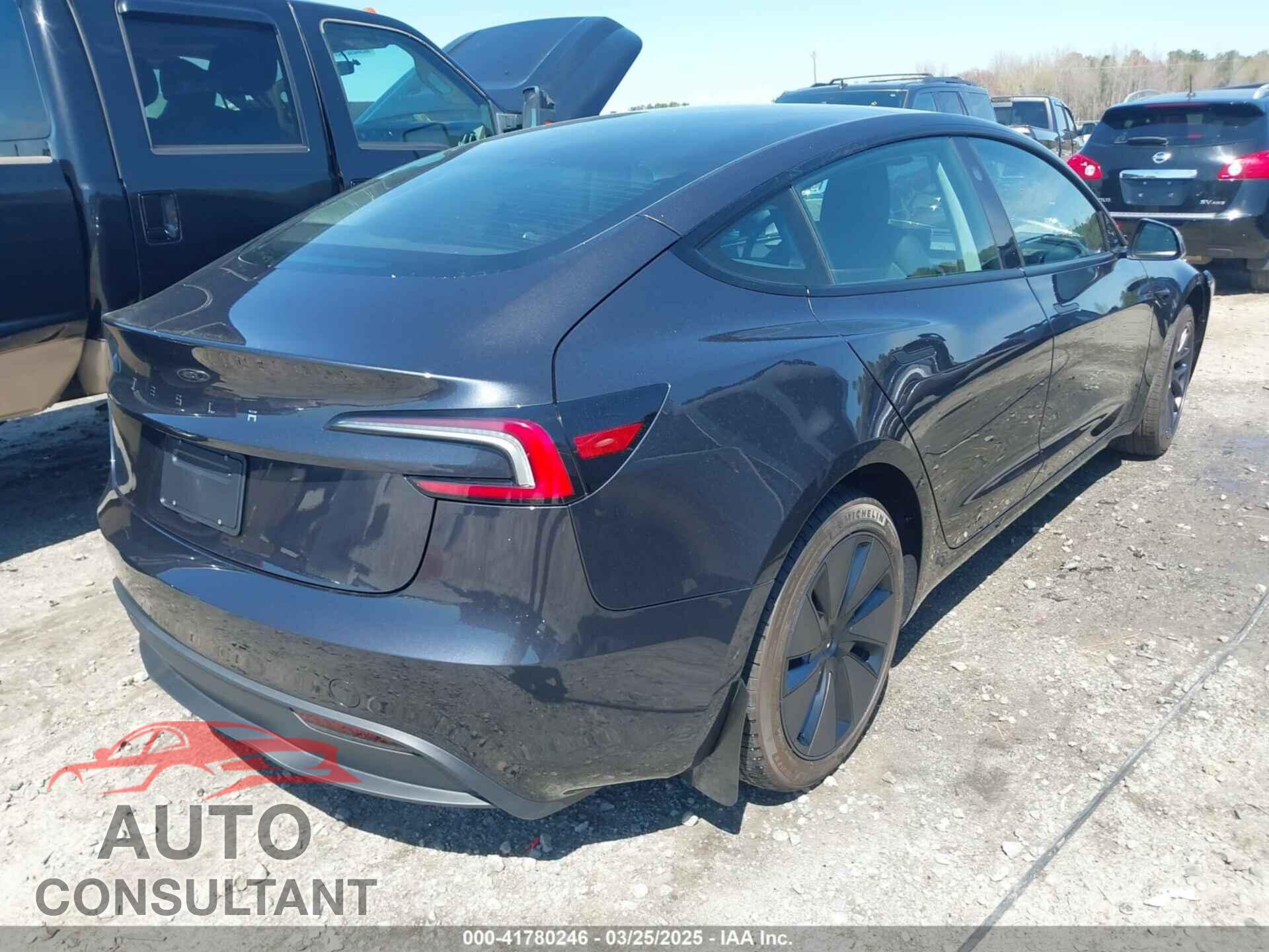 TESLA MODEL 3 2024 - 5YJ3E1EA7RF863382