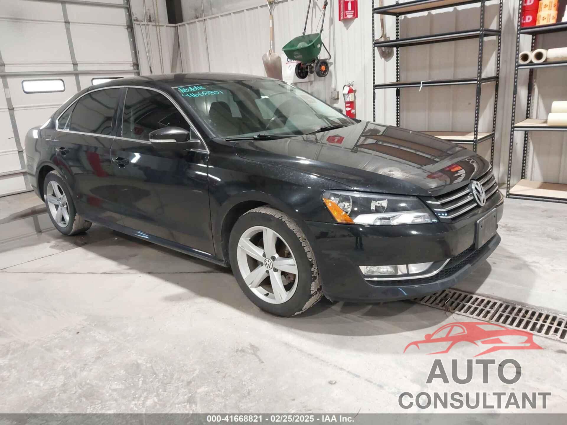 VOLKSWAGEN PASSAT 2015 - 1VWAT7A30FC080255