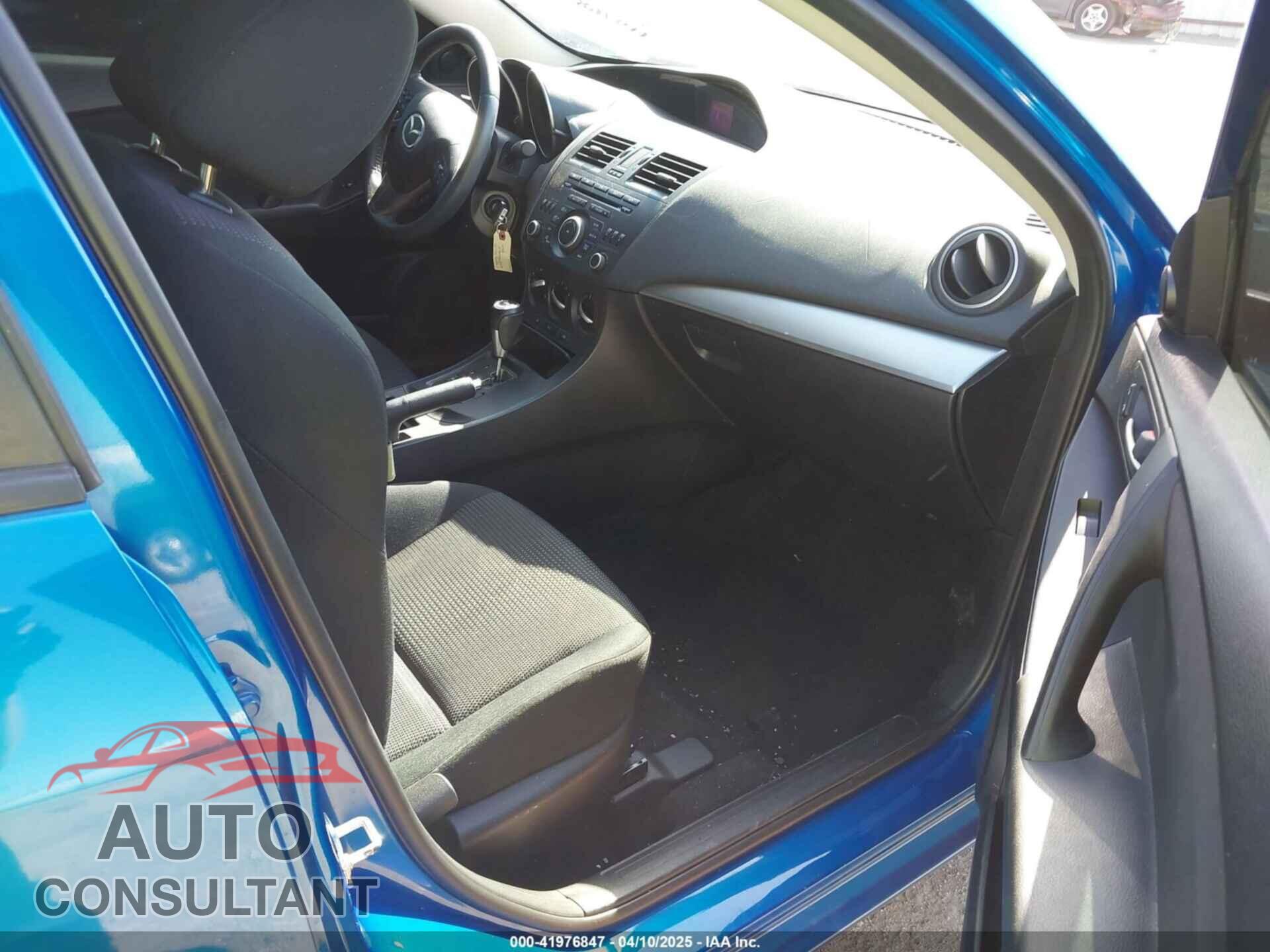 MAZDA MAZDA3 2012 - JM1BL1V71C1600181