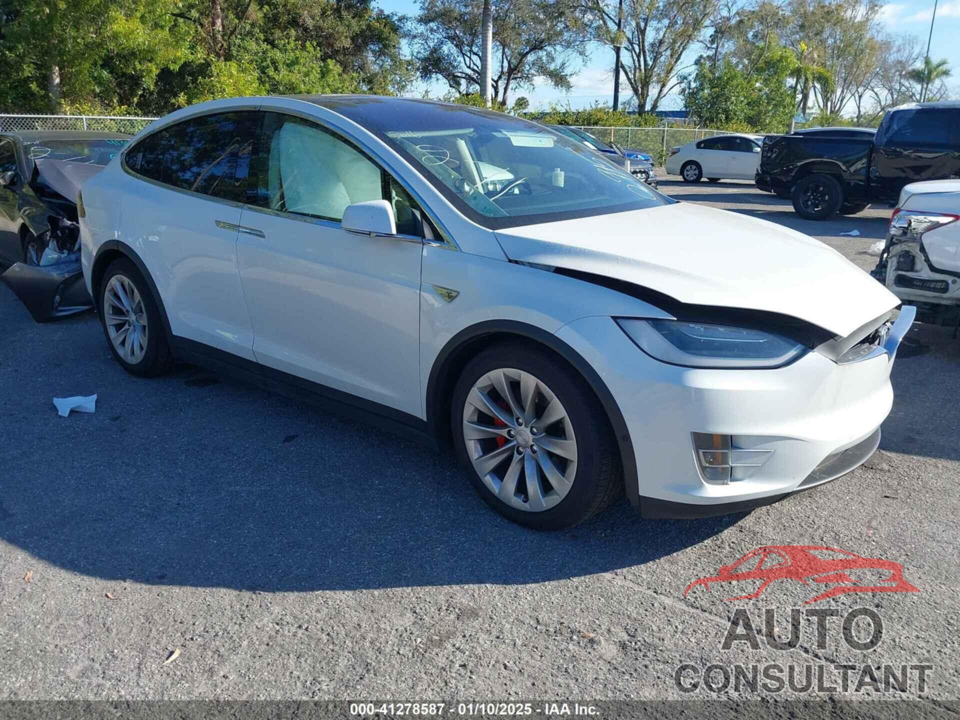 TESLA MODEL X 2016 - 5YJXCAE4XGF000915