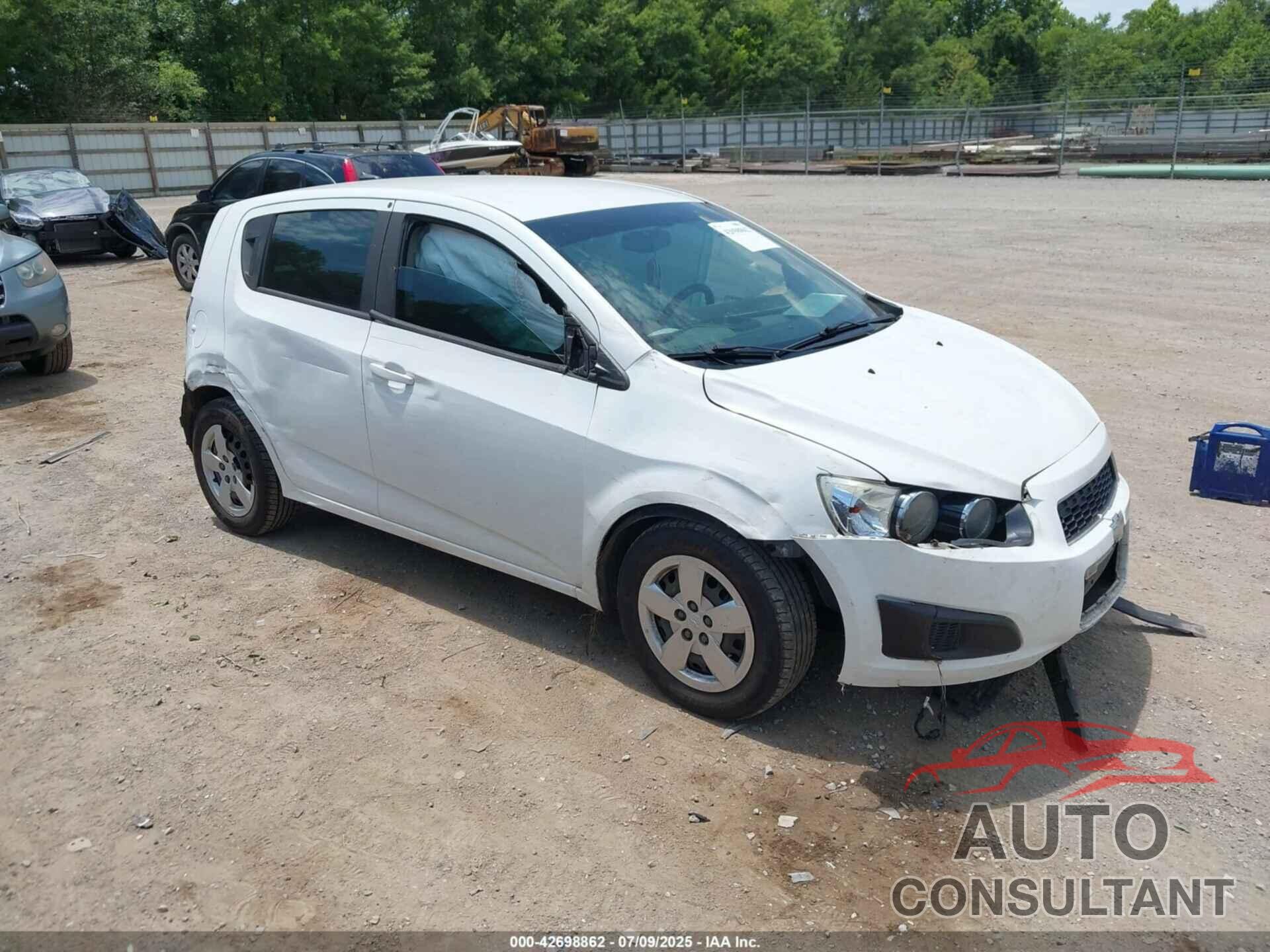 CHEVROLET SONIC 2014 - 1G1JA6SH8E4132939