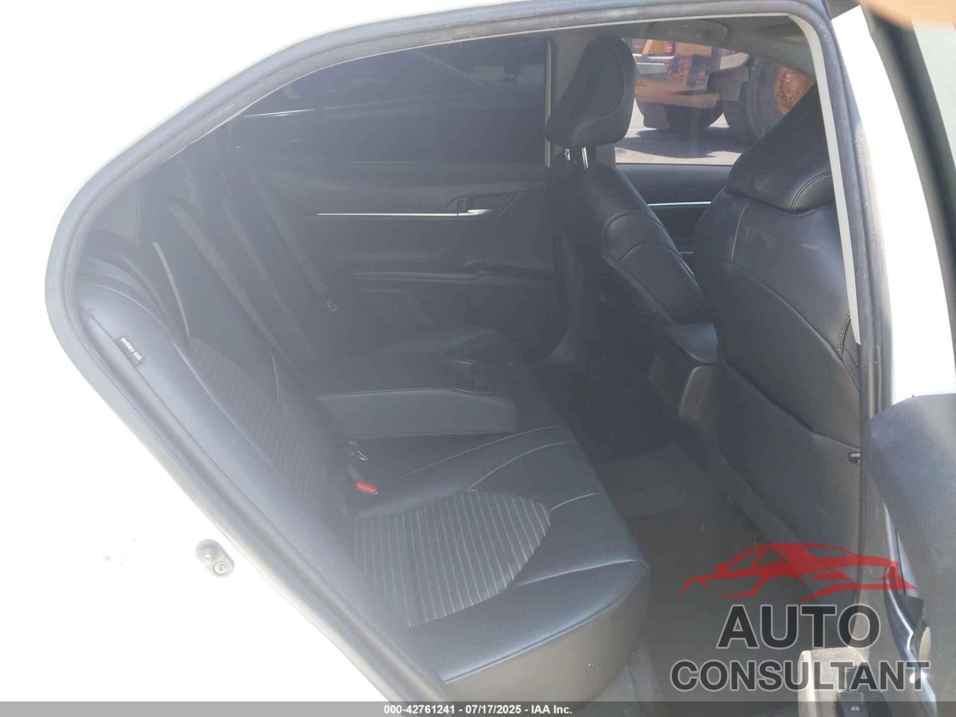 TOYOTA CAMRY 2020 - 4T1G11AK5LU506465