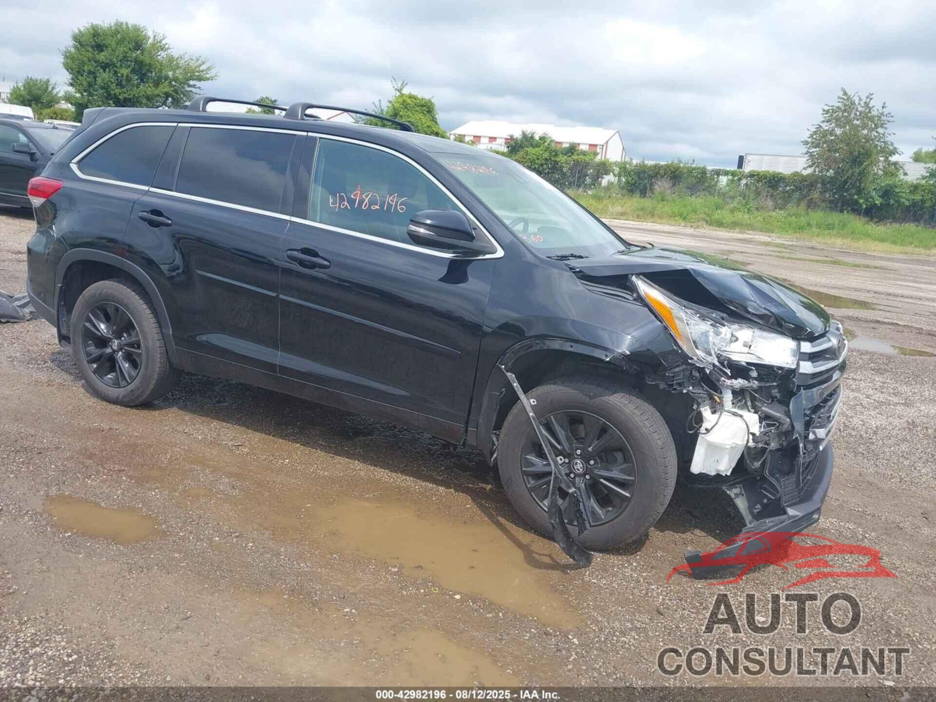 TOYOTA HIGHLANDER 2018 - 5TDBZRFH4JS840247