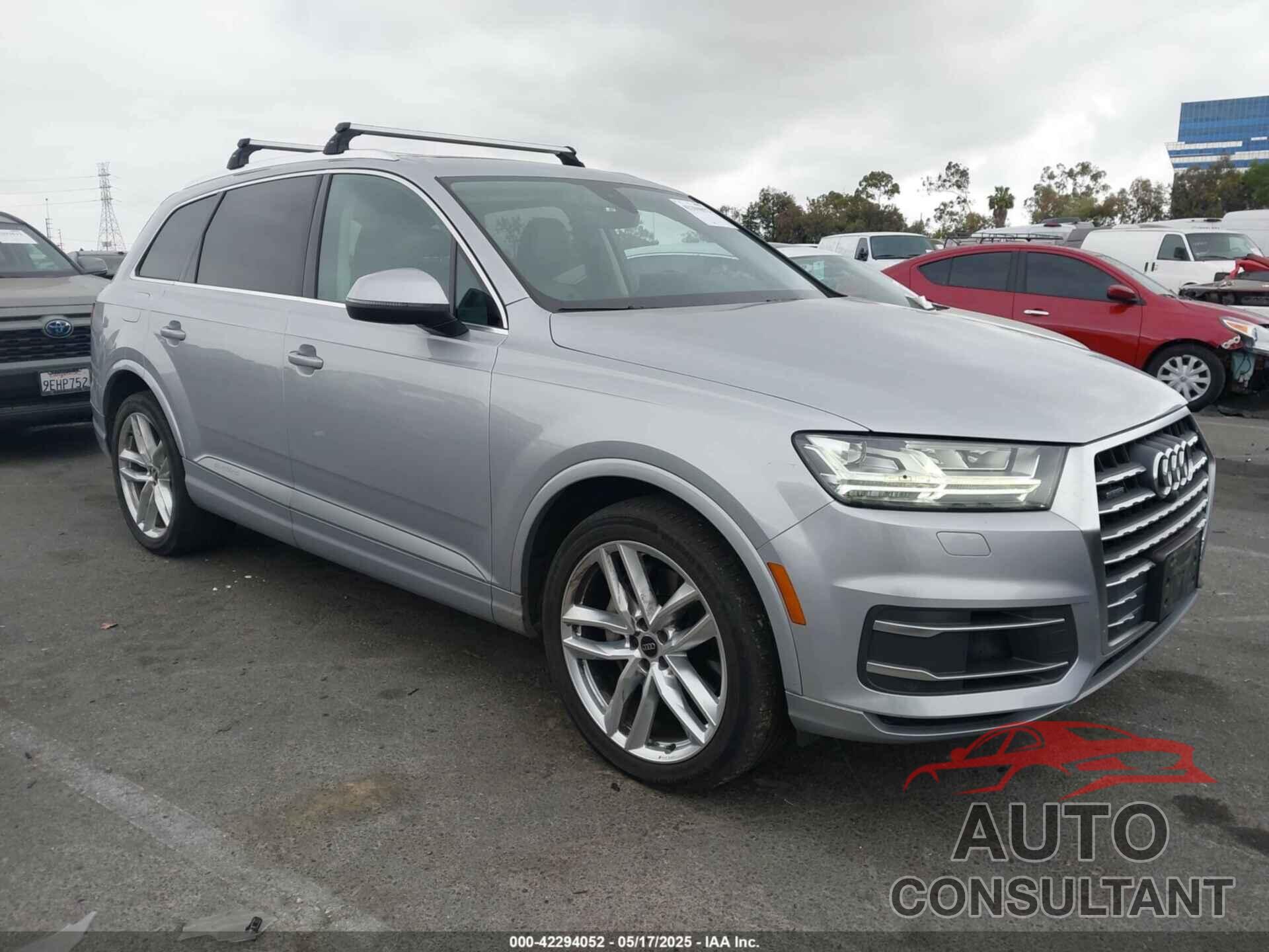 AUDI Q7 2018 - WA1VAAF77JD028847