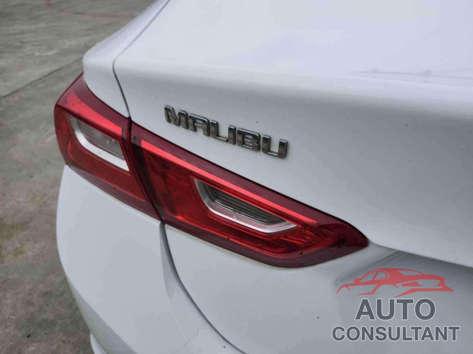 CHEVROLET MALIBU 2020 - 1G1ZC5ST4LF082408